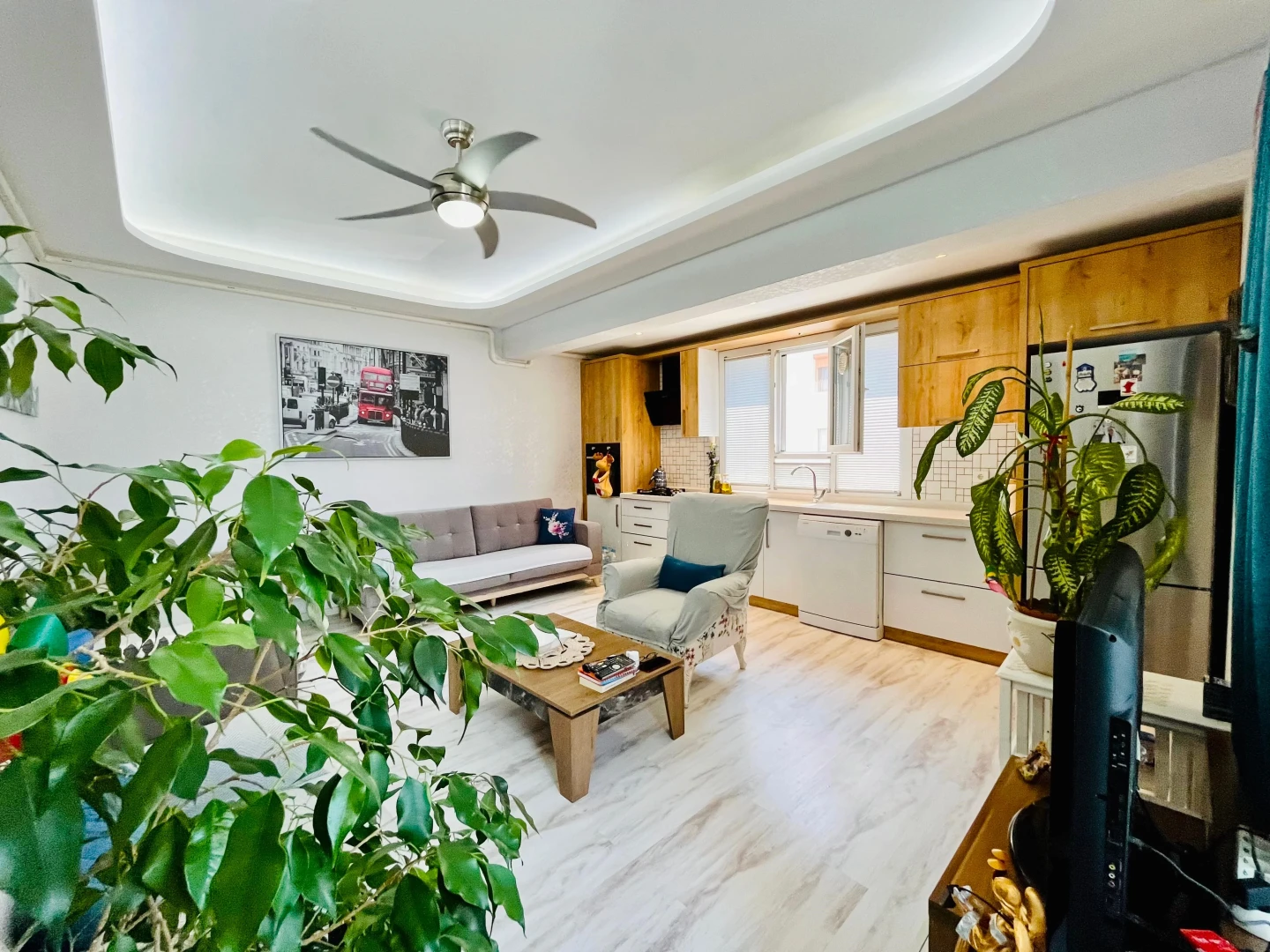 YETKİ YÜKSELDE AKÇAYIN EN GENİŞ EN FERAH SATILIK 1+1 LÜX DAİRESİ