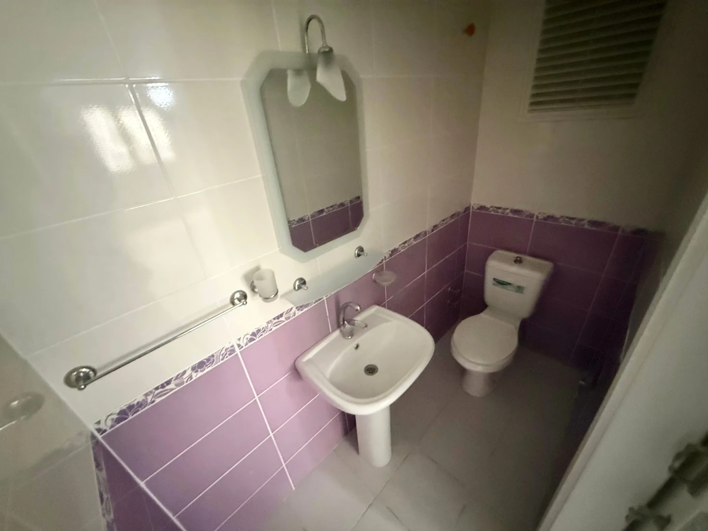YÜKSELDEN AKÇAY MERKEZDE AYRI MUTFAKLI BAHÇE KULLANIMLI 2+1DAİRE