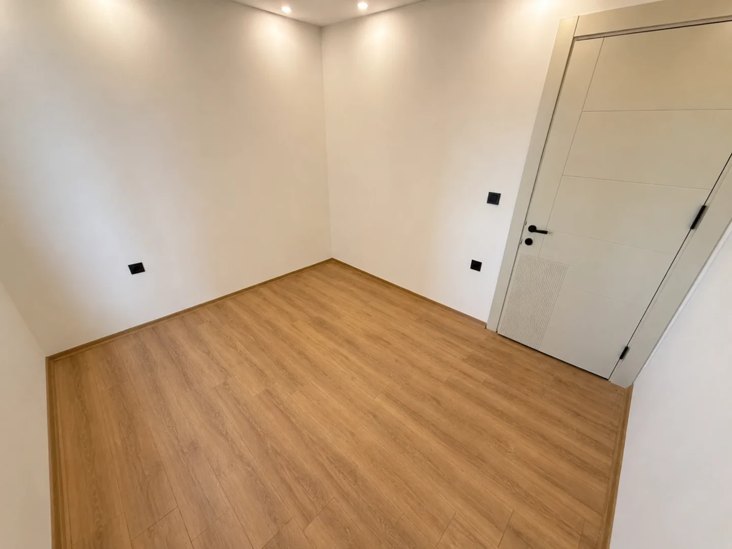 YÜKSEL'DEN KADIKÖY'DE OTOPARKLI SIFIR LÜKS 2+1 SATILIK DAİRE