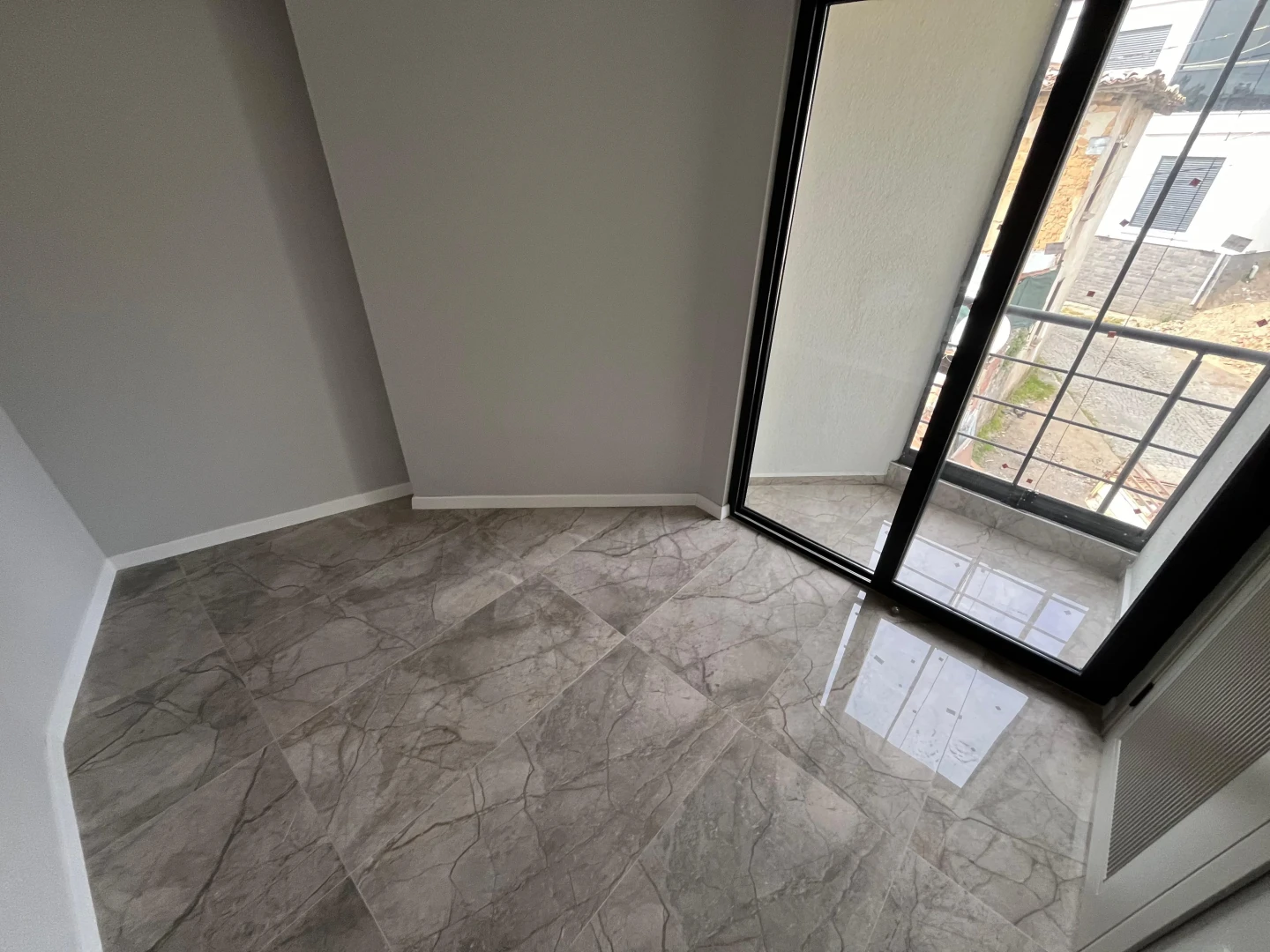 YÜKSEL'DEN SATILIK GÜRE'DE KAÇMAZ FIRSATA SIFIR LUX 1+1 DAİRE