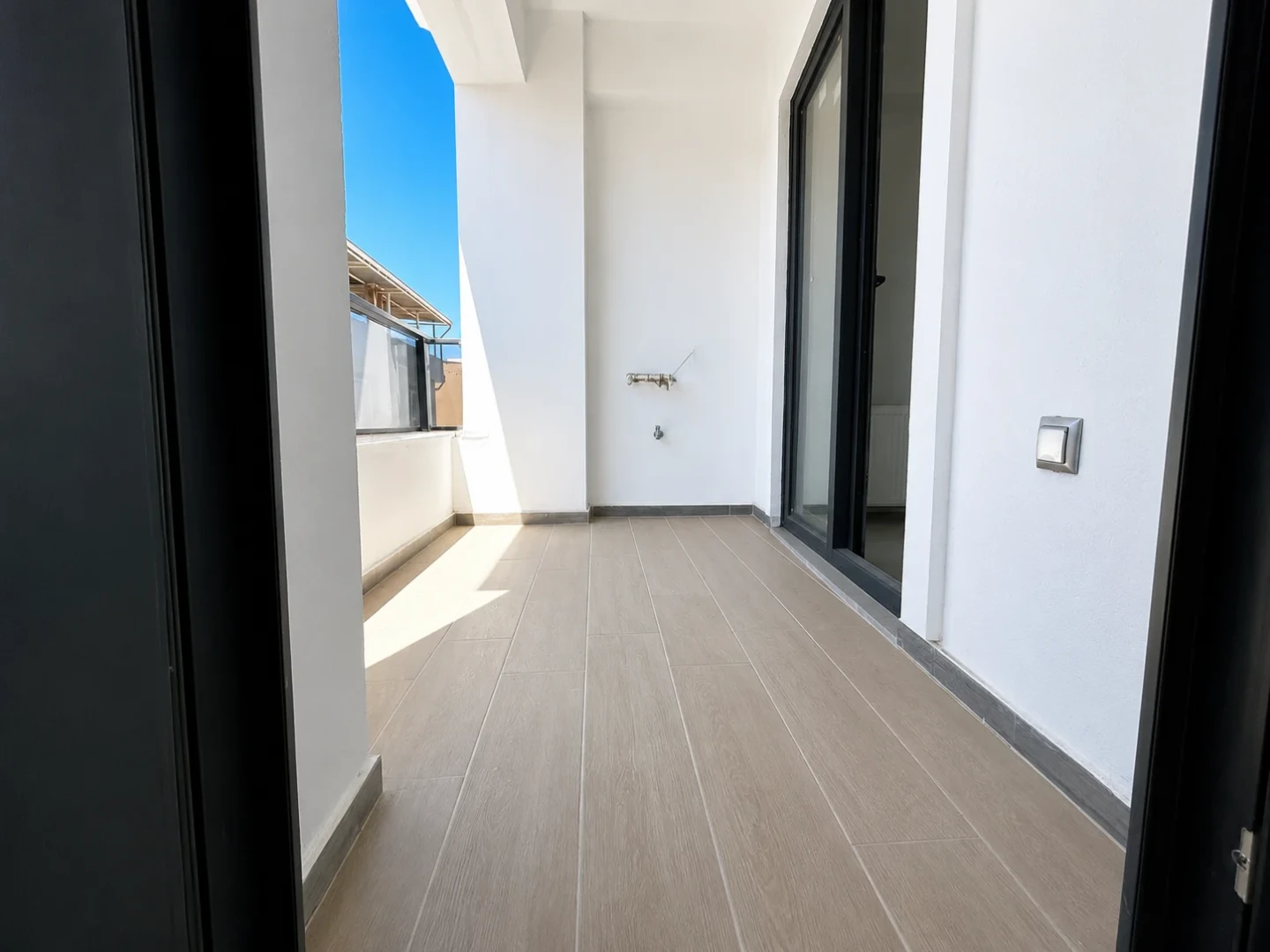 YÜKSEL'DEN TUZCUMURAT'TA SIFIR BİNADA ÖN CEPHE 2+1 ARAKAT DAİRE