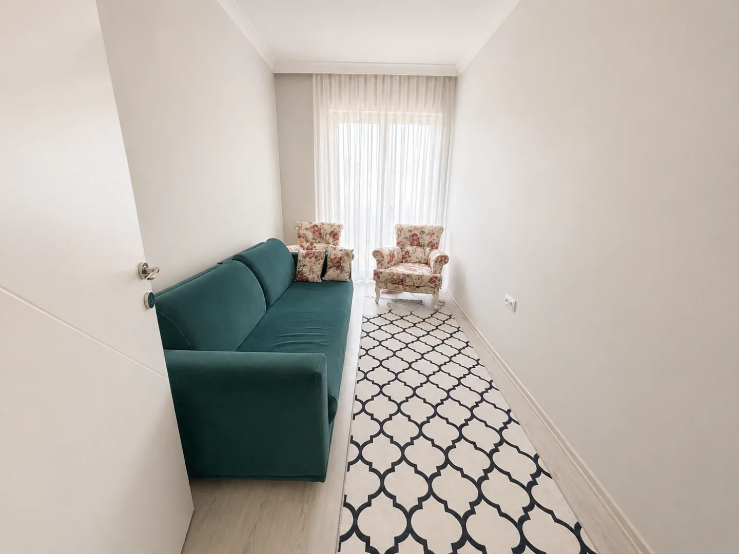 YÜKSEL'DEN EDREMİT'TE EŞYALI ÖNCEPHE 2+1 FIRSAT DAİRESİ