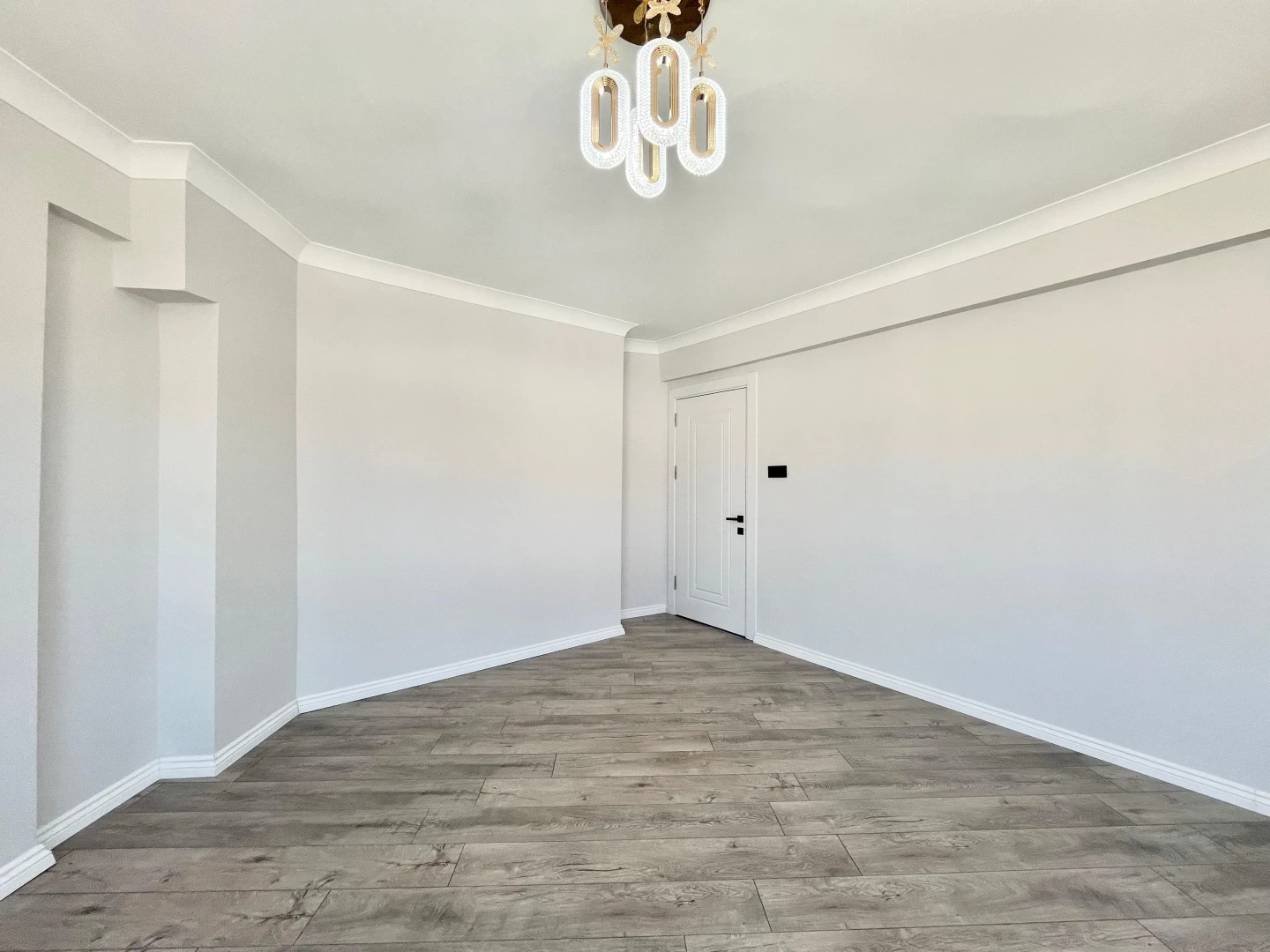 YÜKSEL'DEN AKÇAY'DA ARAKAT 25m2 GENİŞ AYRI MUTFAKLI LUX 2+1DAİRE