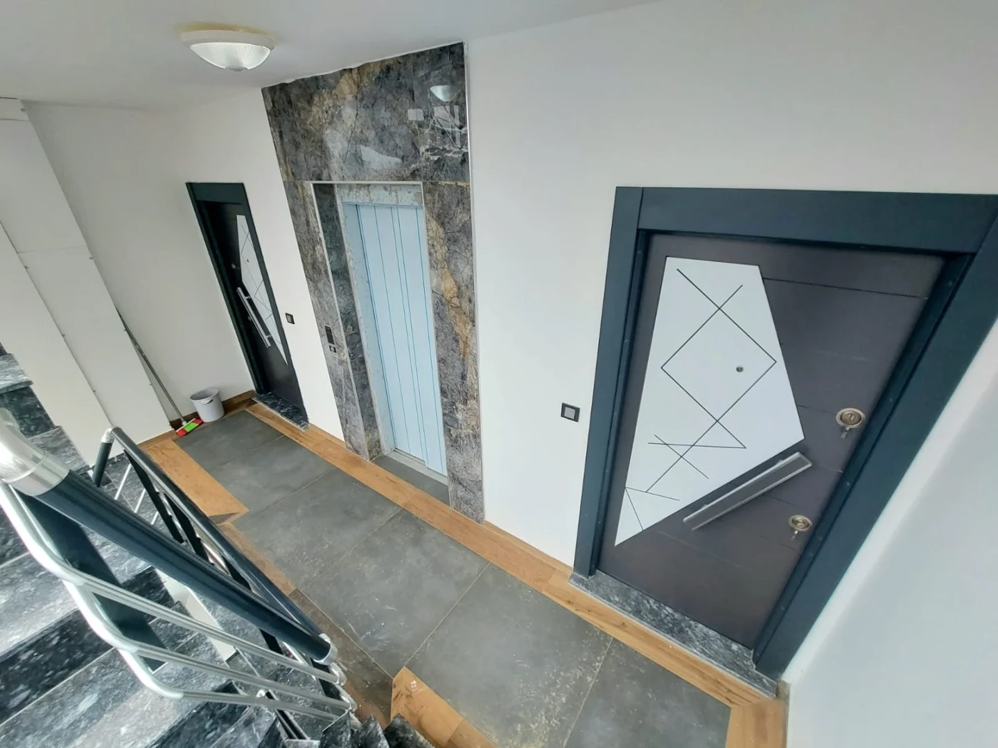 YÜKSELDEN AKÇAYDA ÖN CEPHE ULTRA GENİŞ SATILIK 1+1 LÜKS DAİRE