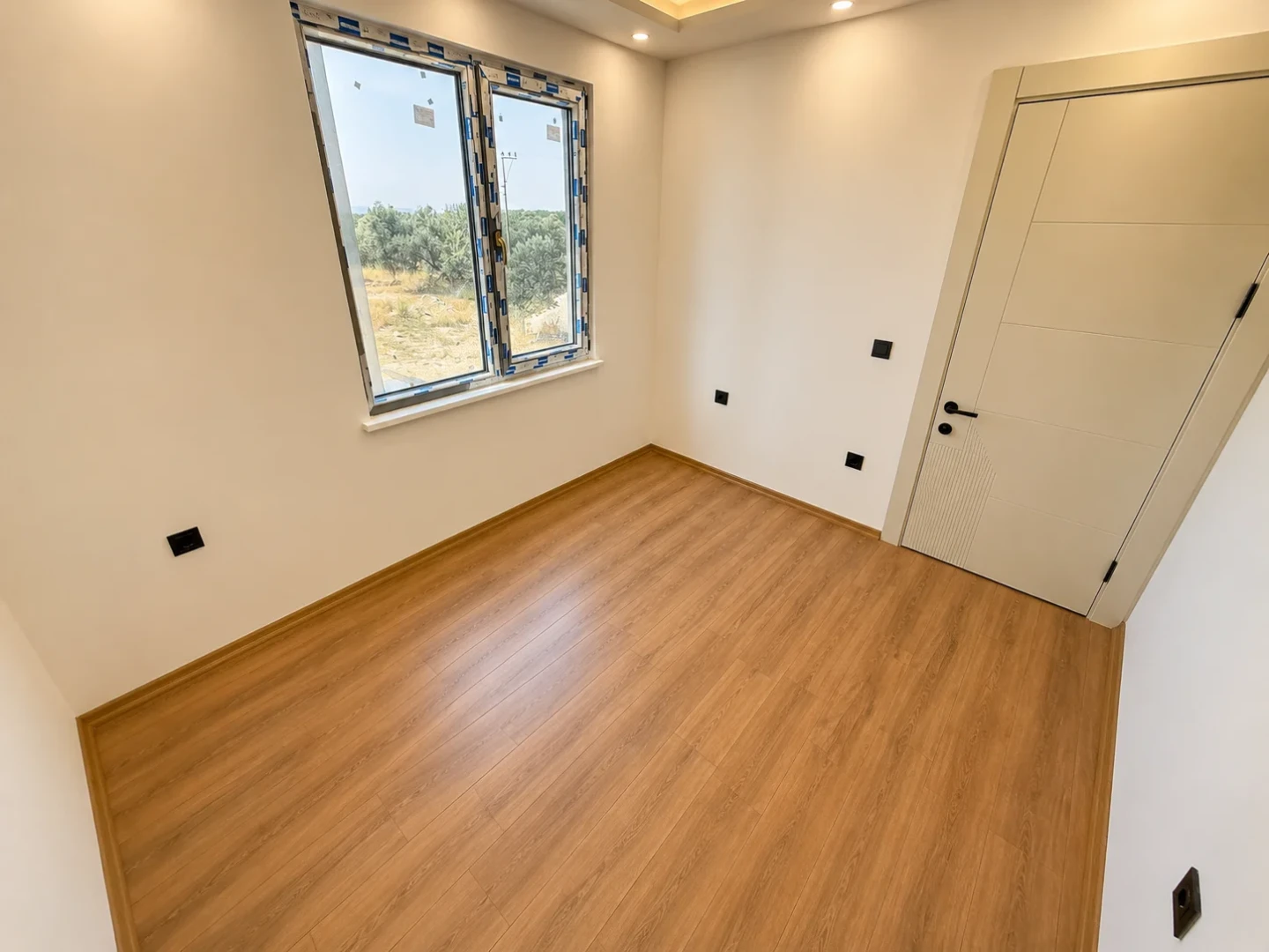 YÜKSEL'DEN KADIKÖY'DE OTOPARKLI SIFIR LÜKS 2+1 SATILIK DAİRE