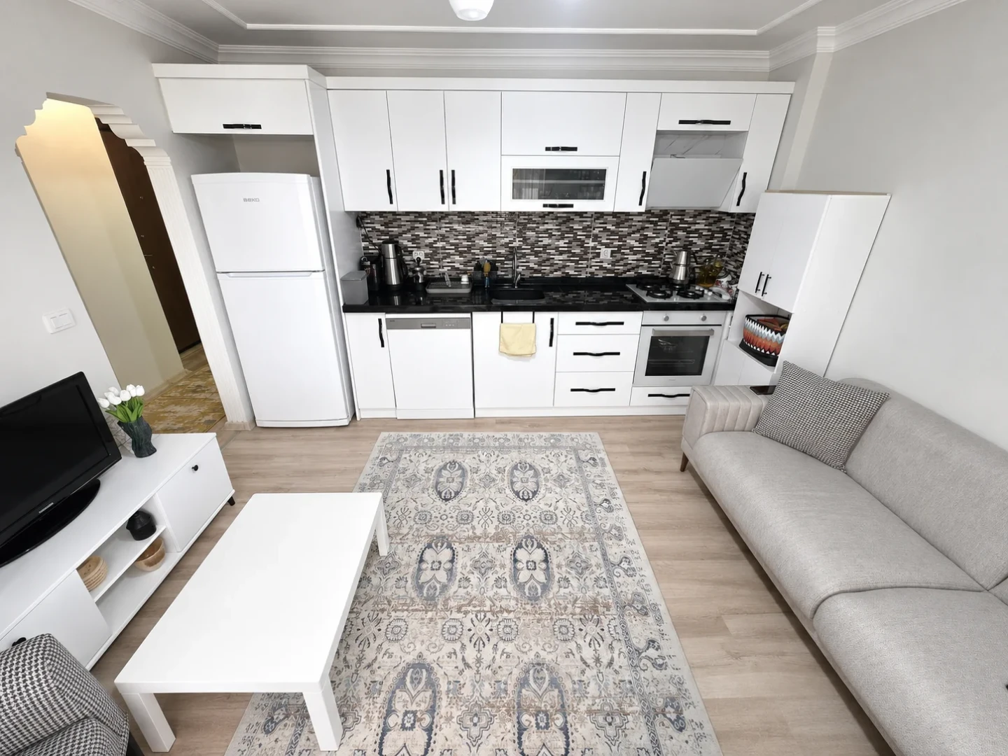YÜKSELDEN ALTINKUMDA BAHÇE KULLANIMLI 7 YAŞINDA FIRSAT 2+1 DAİRE
