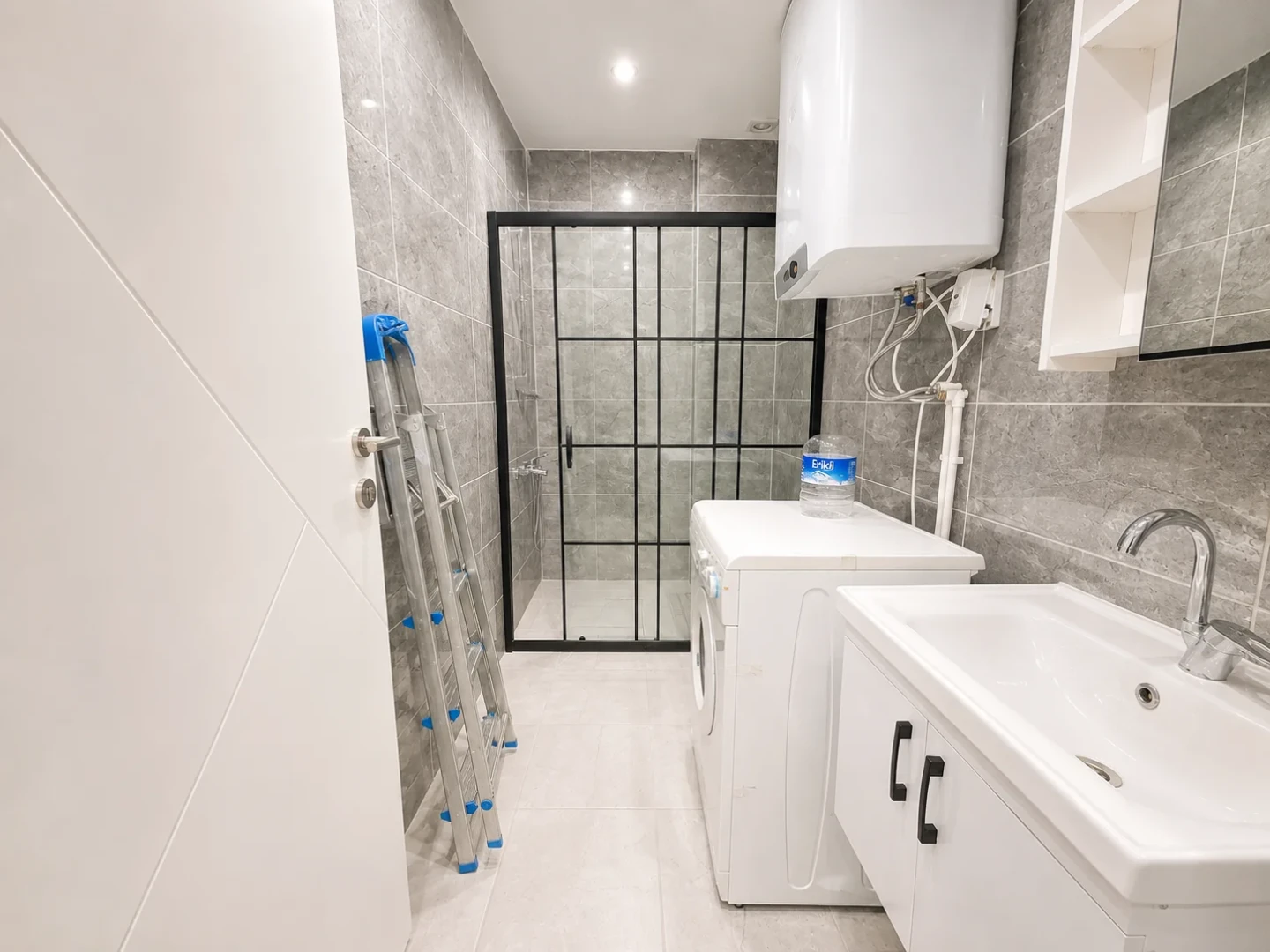 YÜKSEL'DEN EDREMİT'TE EŞYALI ÖNCEPHE 2+1 FIRSAT DAİRESİ