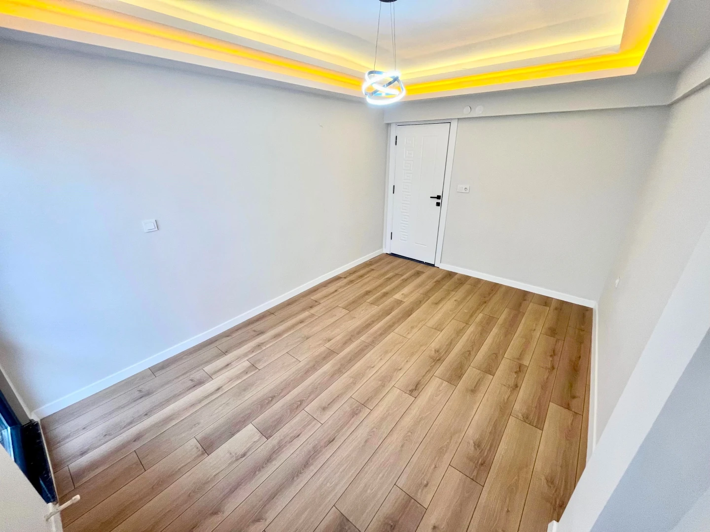 YÜKSEL'DEN AKÇAY'DA DENİZE 75m ÖNCEPHE ŞIK TASARIM LUX 2+1 DAİRE