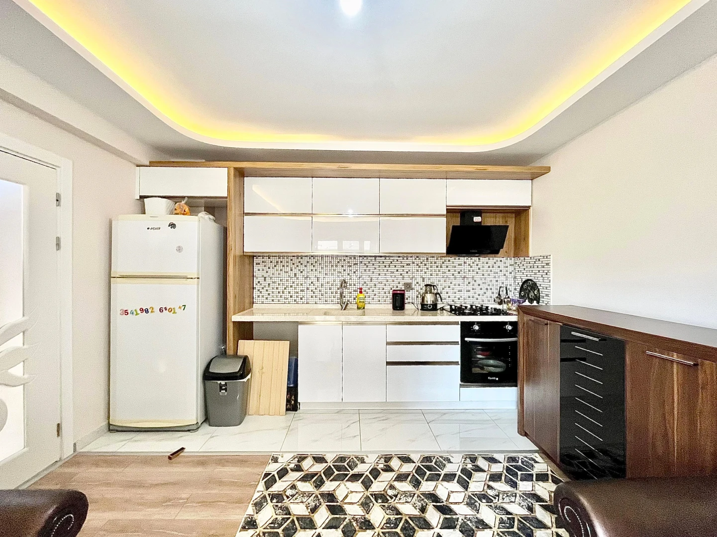 YETKİSİ SADECE YÜKSEL'DEN KAPALI OTOPARKLI D.GAZLI LUX 1+1 DAİRE
