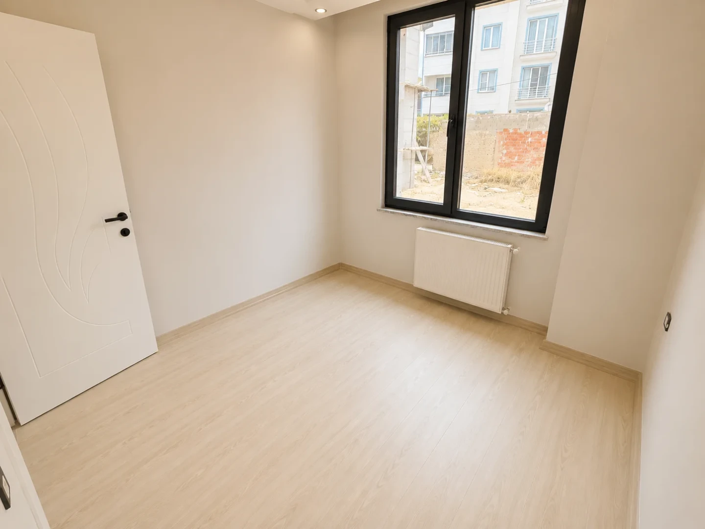 YÜKSEL'DEN TUZCUMURAT'TA AYRI MUTFAK GENİŞ 2+1 LÜKS DAİRE