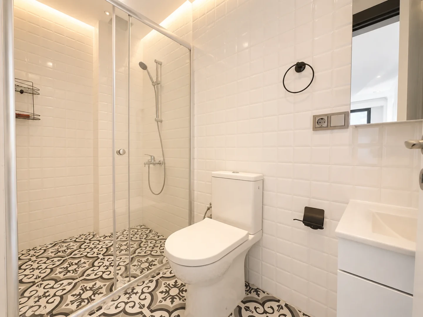 YÜKSEL'DEN KADIKÖY'DE SİTE İÇİNDE 3+1 FULL KREDİ EBEVYN BANYOLU