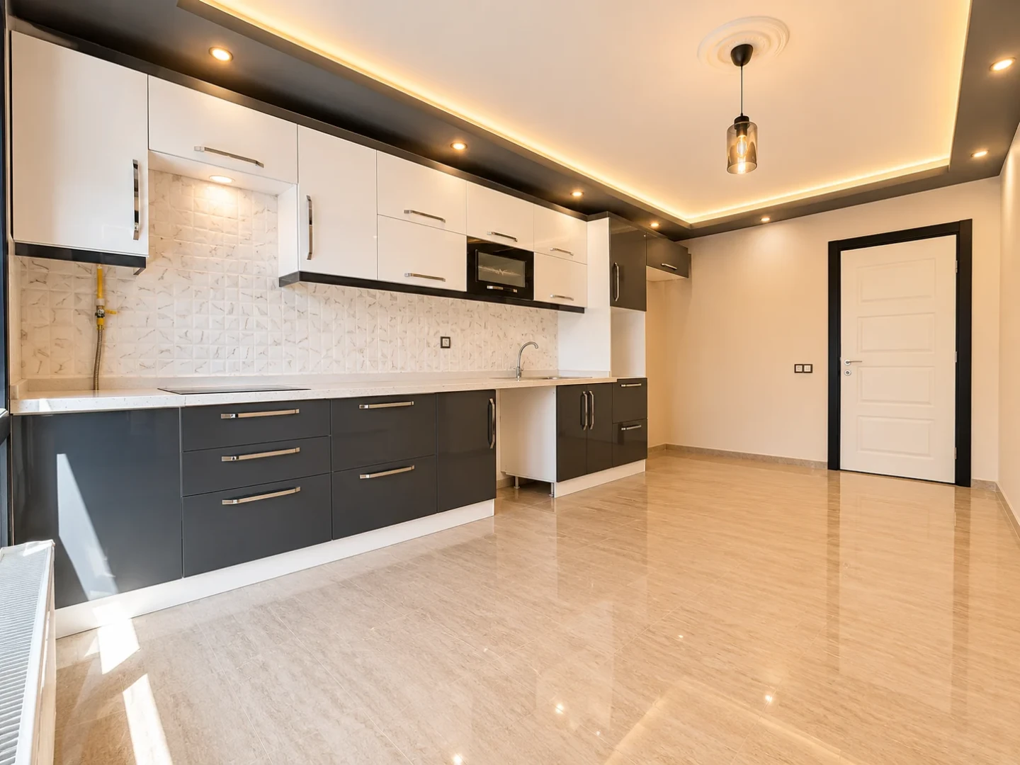 YÜKSEL'DEN KADIKÖY'DE SİTE İÇİNDE 3+1 FULL KREDİ EBEVYN BANYOLU
