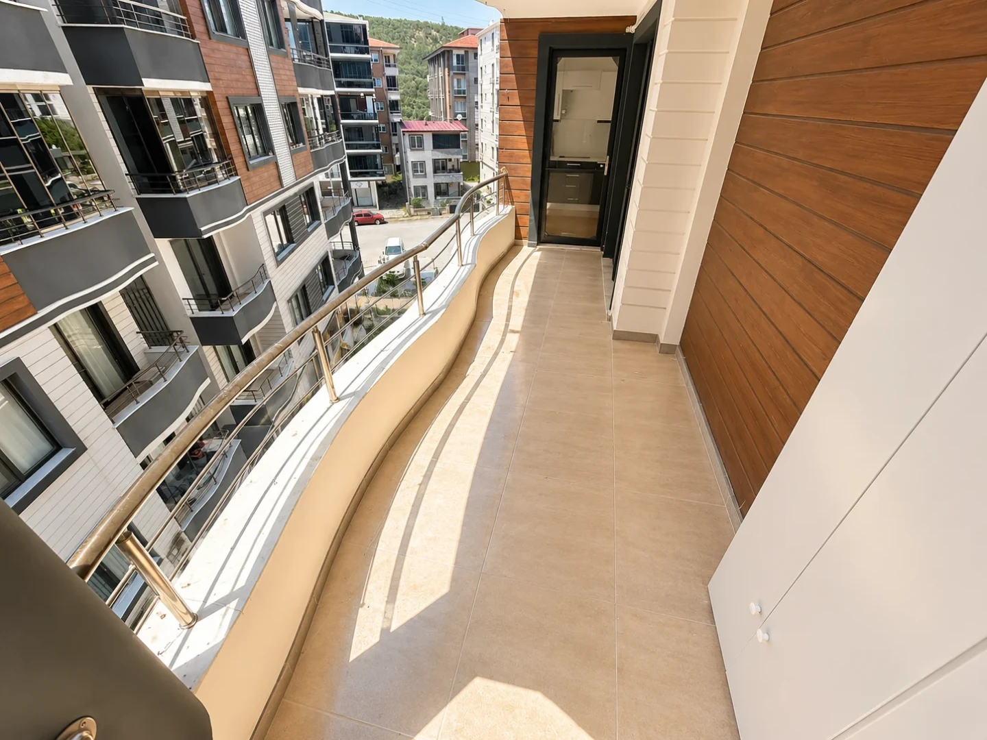 YÜKSEL'DEN KADIKÖY'DE SİTE İÇİNDE 3+1 FULL KREDİ EBEVYN BANYOLU