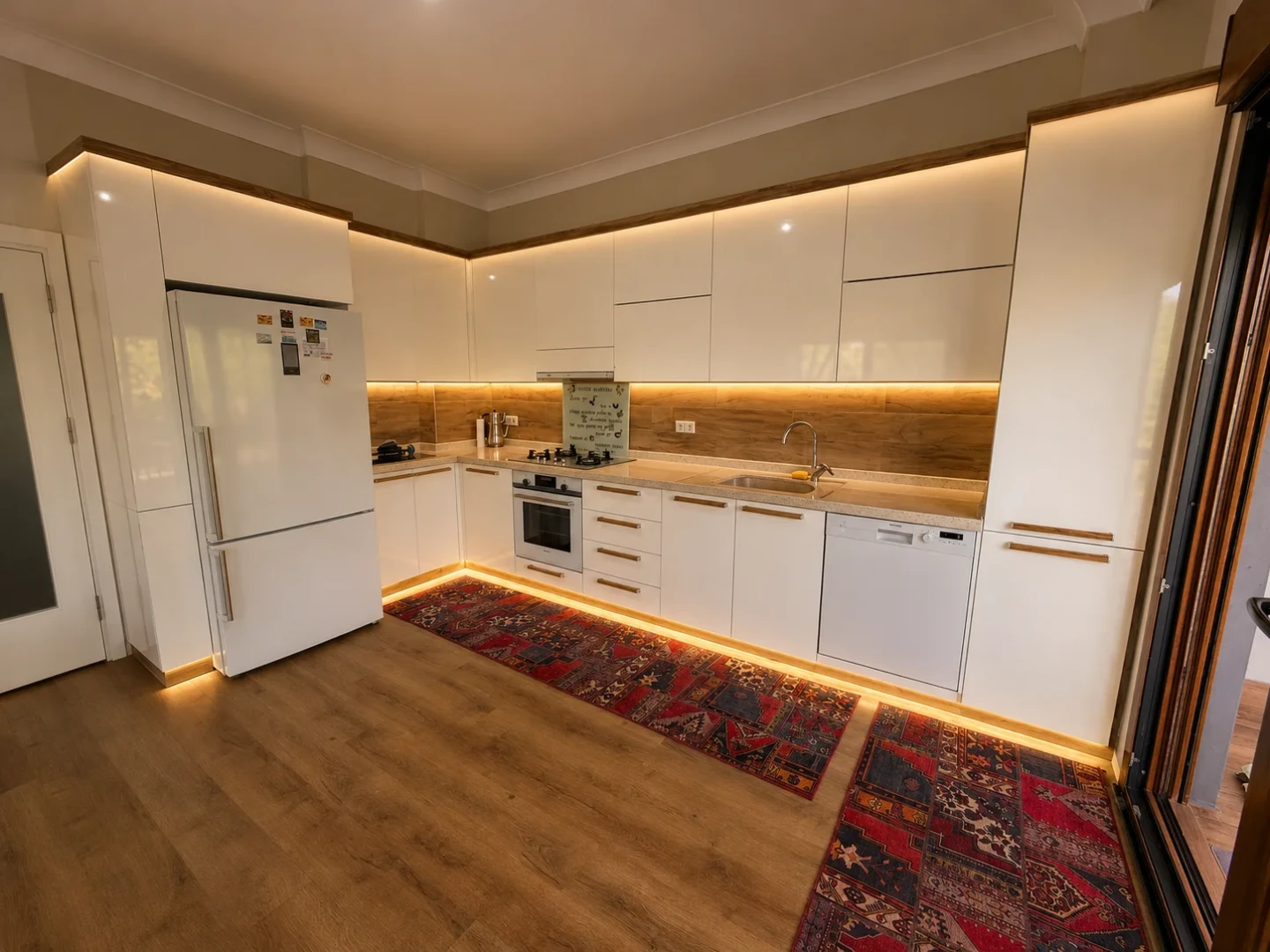 YÜKSEL'DEN GÜRE'DE ŞAHANE KONUMDA YERDEN ISITMALI LUX 5+1 VİLLA