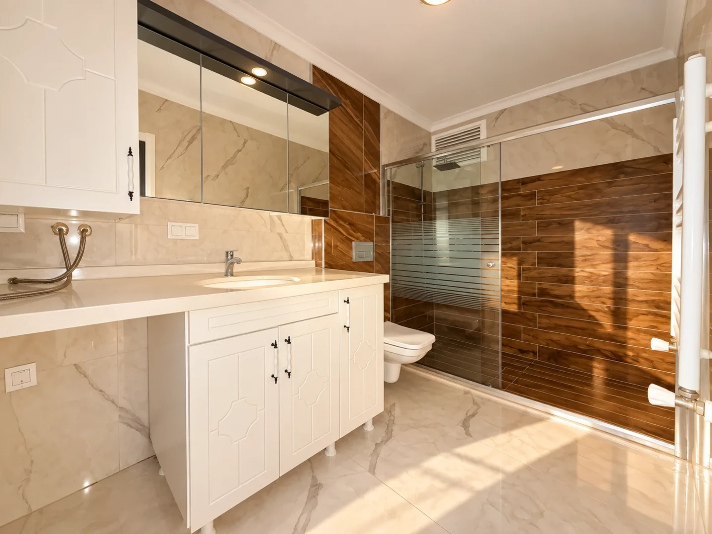 彡 YÜKSEL'DEN KADIKÖY'DE MÜSTAKİL TADINDA FERAH 3+1 DAİRE 彡