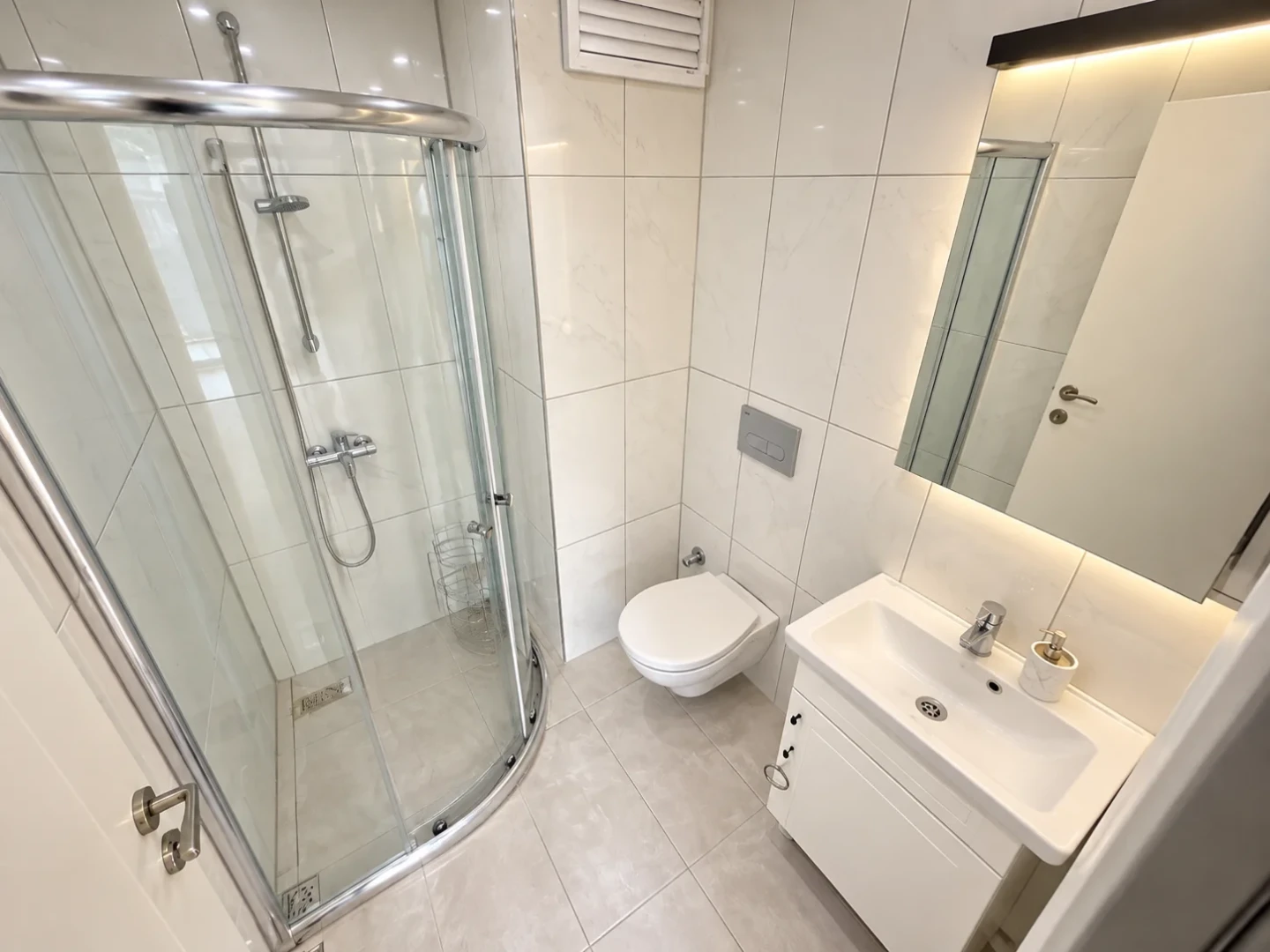 彡 YÜKSEL'DEN KADIKÖY'DE MÜSTAKİL TADINDA FERAH 3+1 DAİRE 彡