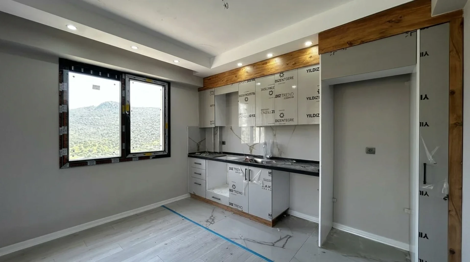 彡YÜKSELDEN KADIKÖY'DE DOĞA MANZARASIYLA 1+1 SİTE İÇİNDE HAVUZLU彡