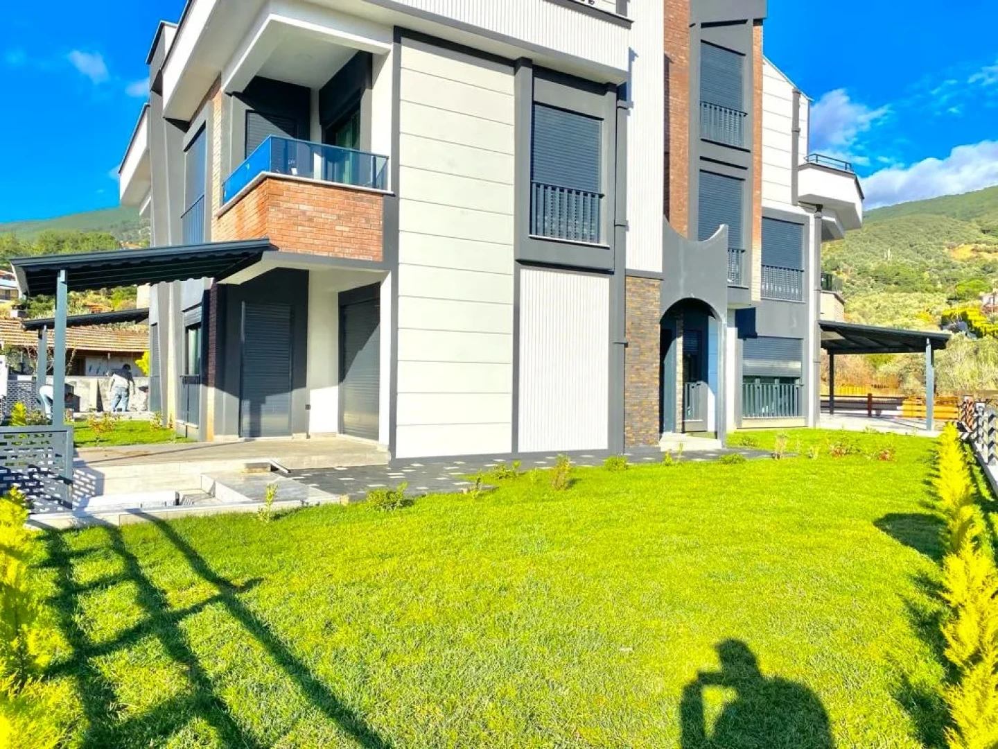 YÜKSELDEN GÜREDE HUZURDOLU BİR YAŞAM SİZİ BEKLİYOR 6+1 LÜX VİLLA