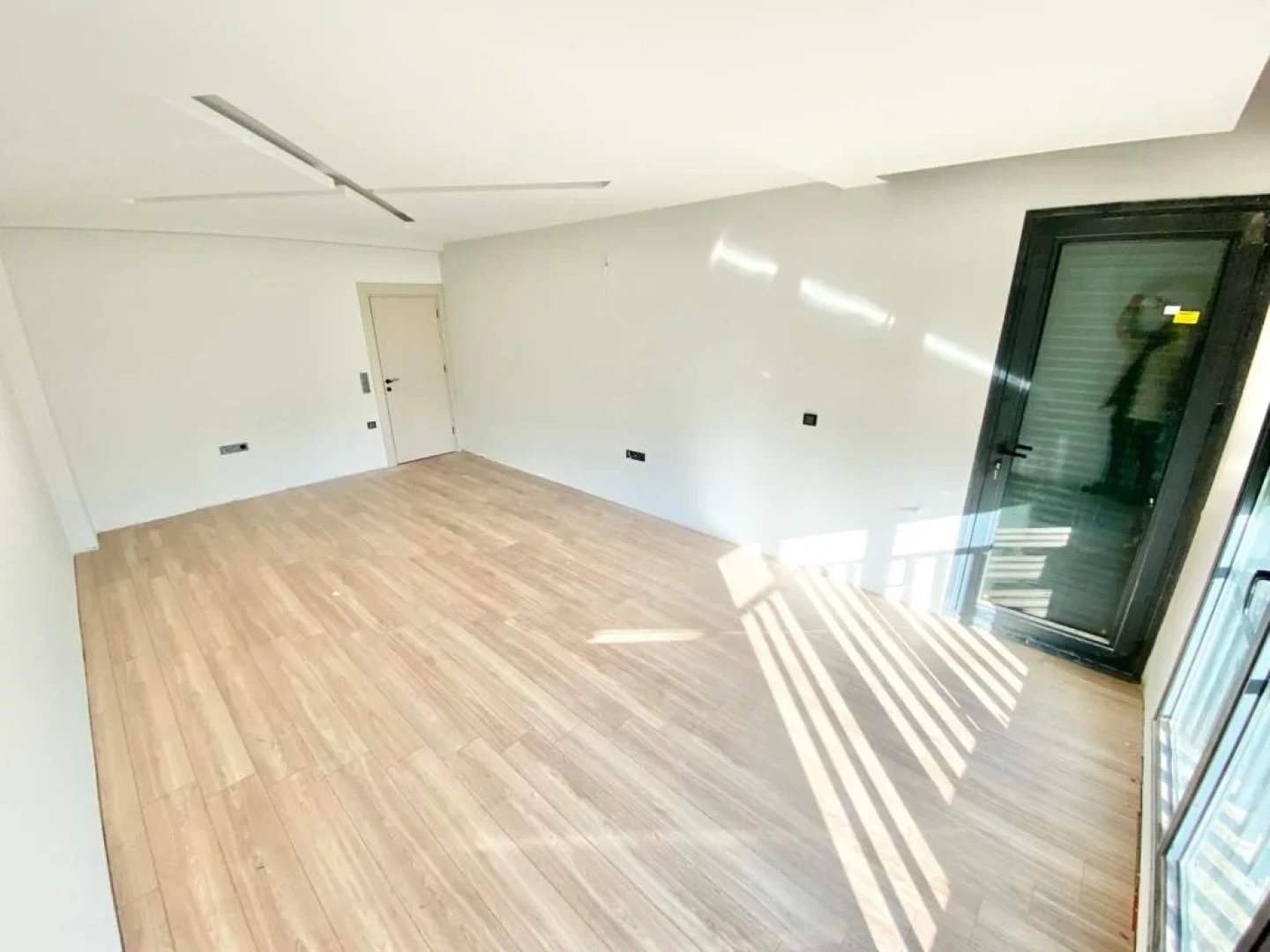 YÜKSELDEN GÜREDE HUZURDOLU BİR YAŞAM SİZİ BEKLİYOR 6+1 LÜX VİLLA