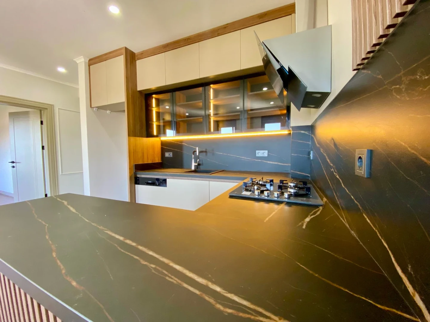 YÜKSEL'DEN GÜRE'DE ÖN CEPHE ULTRA LUX SIFIR BİNADA 1+1 DAİRE