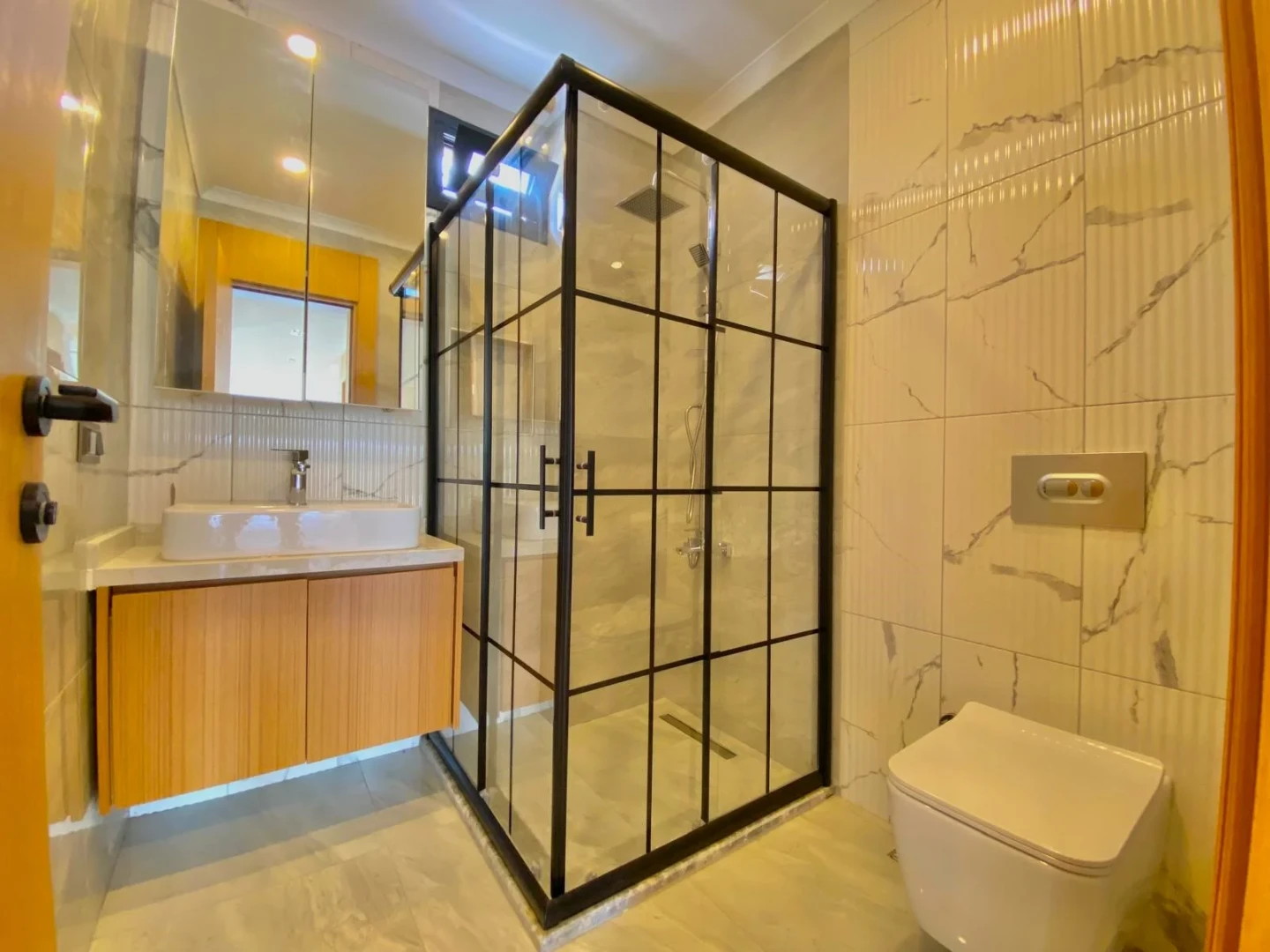 YÜKSELDEN GÜREDE ÖZEL TASARIM MİMARIYA SAHİP HAVUZLU 4+1 VİLLA