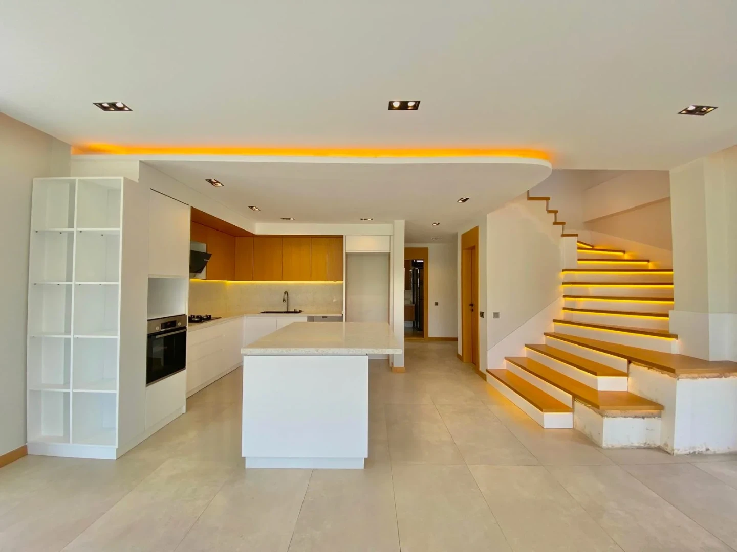 YÜKSELDEN GÜREDE ÖZEL TASARIM MİMARIYA SAHİP HAVUZLU 4+1 VİLLA
