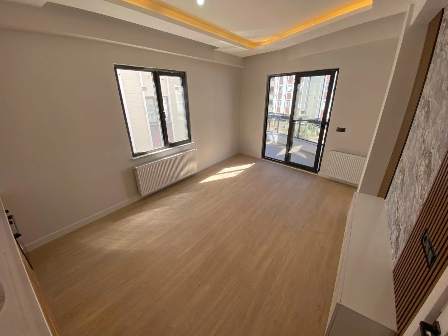 YÜKSELDEN ALTINKUMDA AYRI MUTFAK ÖN CEPHE SATILIK 2+1SIFIR DAİRE