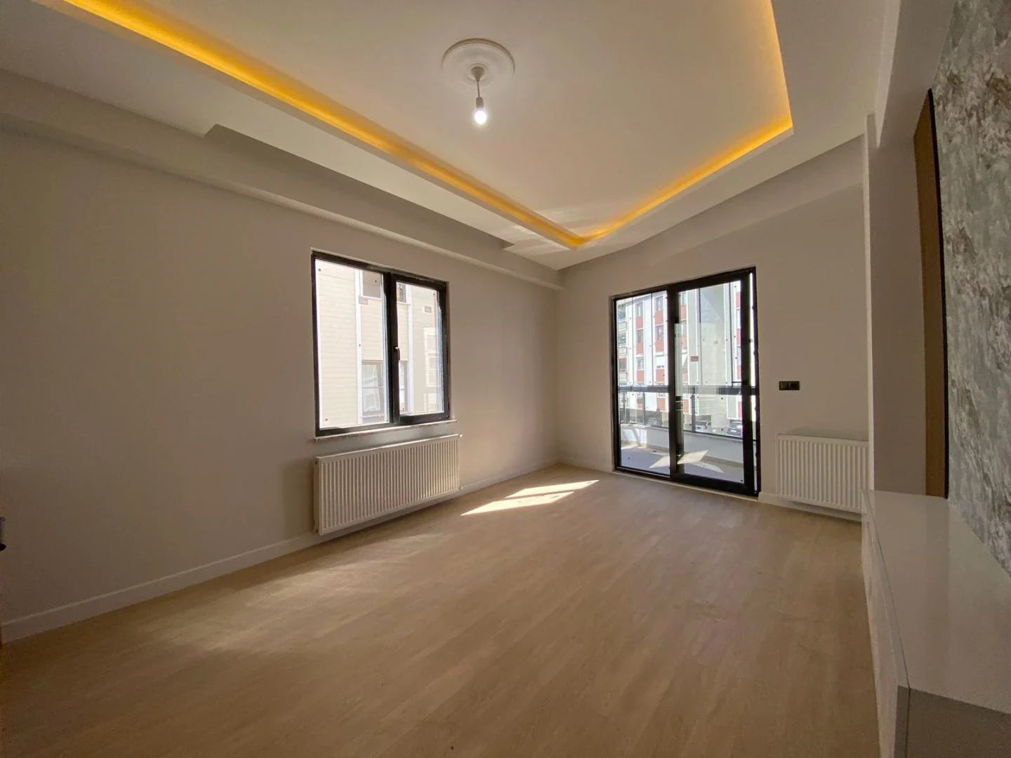 YÜKSELDEN ALTINKUMDA AYRI MUTFAK ÖN CEPHE SATILIK 2+1SIFIR DAİRE