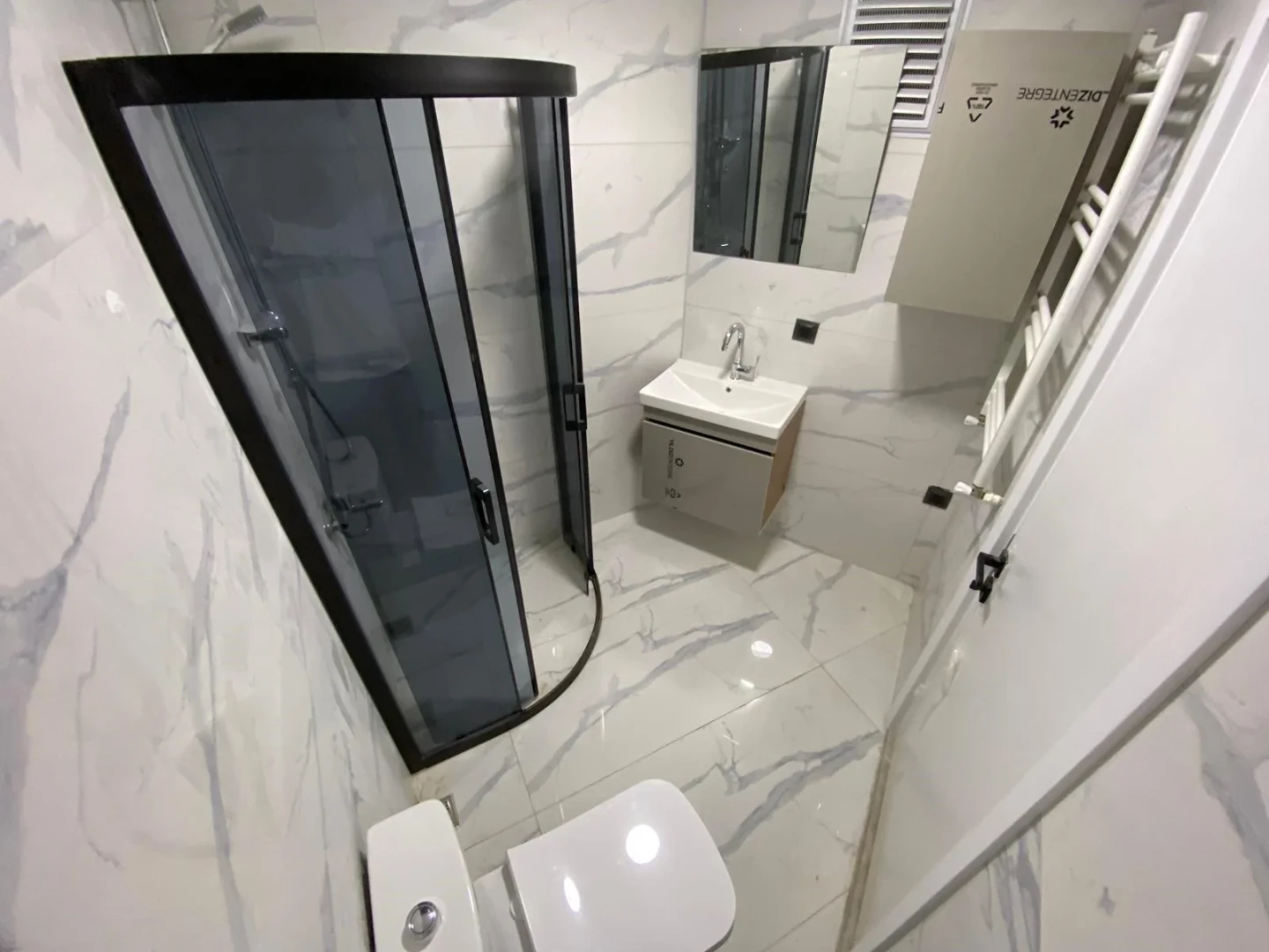 YÜKSELDEN ALTINKUMDA AYRI MUTFAK ÖN CEPHE SATILIK 2+1SIFIR DAİRE
