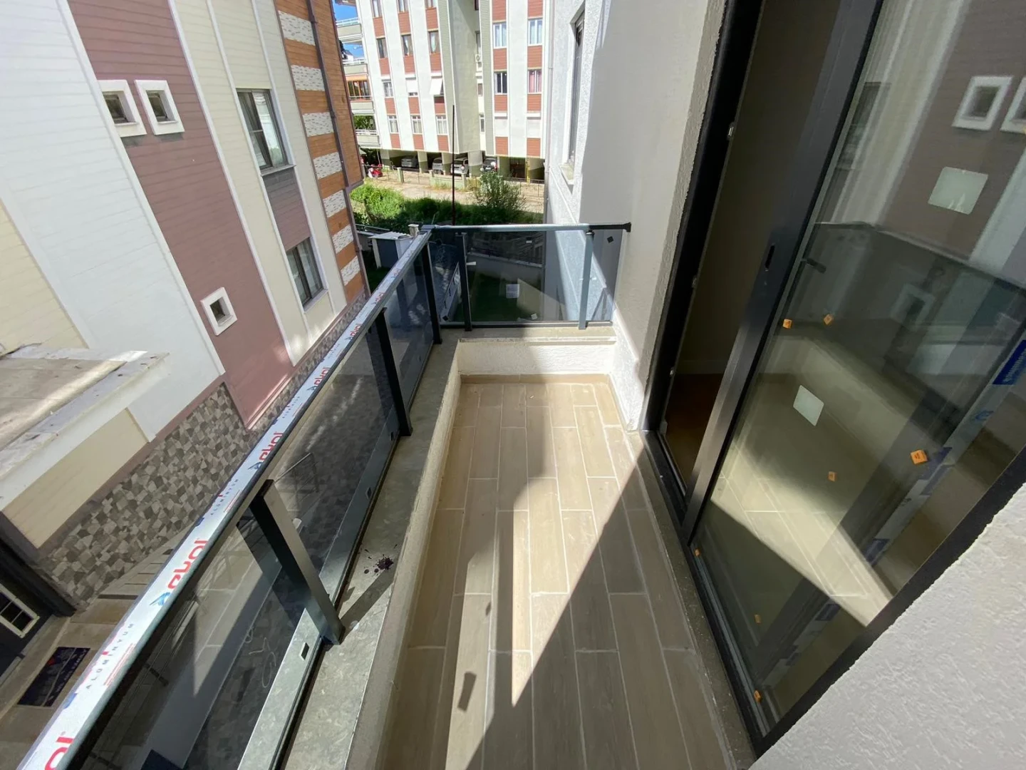 YÜKSELDEN ALTINKUMDA AYRI MUTFAK ÖN CEPHE SATILIK 2+1SIFIR DAİRE