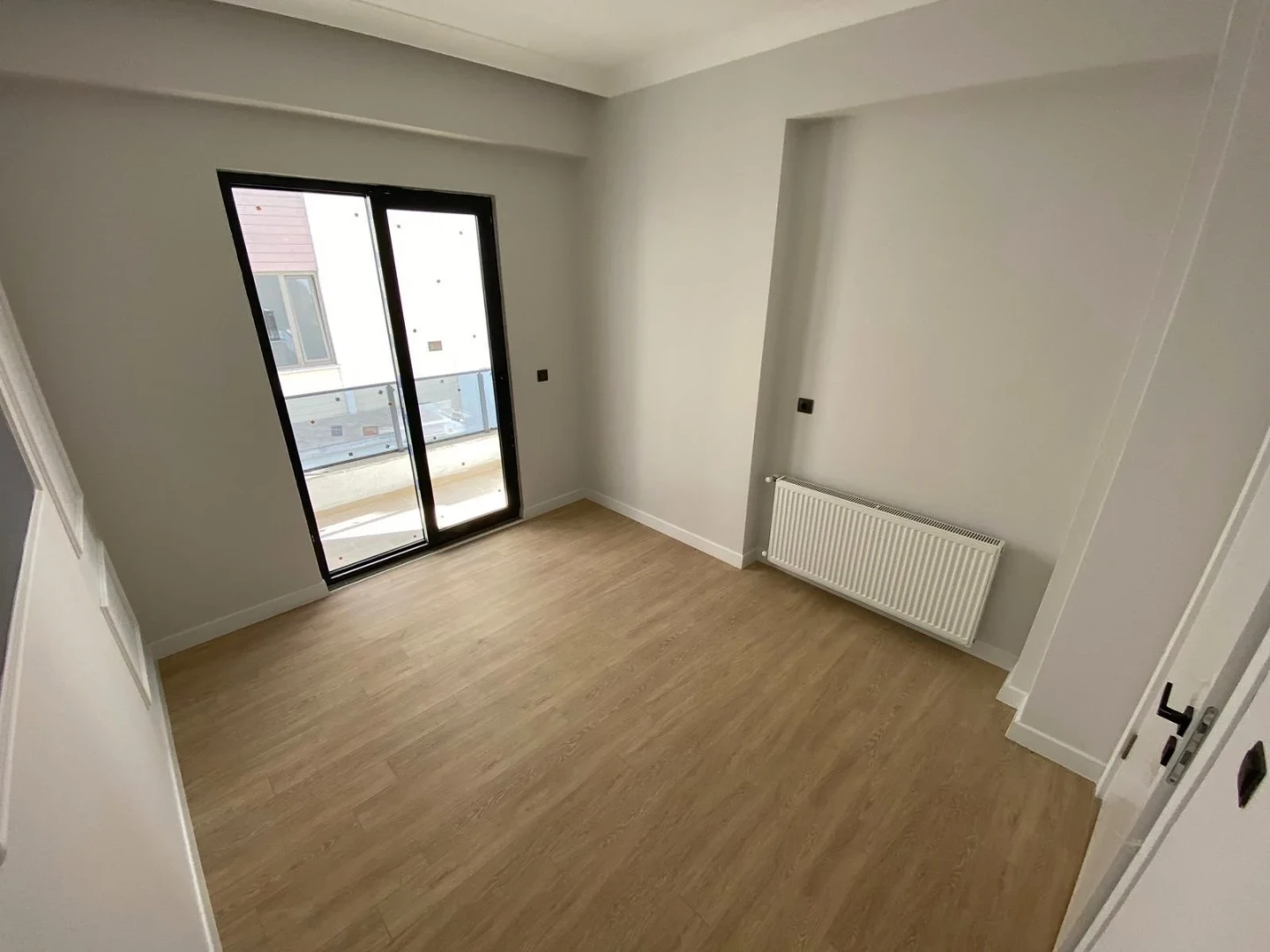 YÜKSELDEN ALTINKUMDA AYRI MUTFAK ÖN CEPHE SATILIK 2+1SIFIR DAİRE