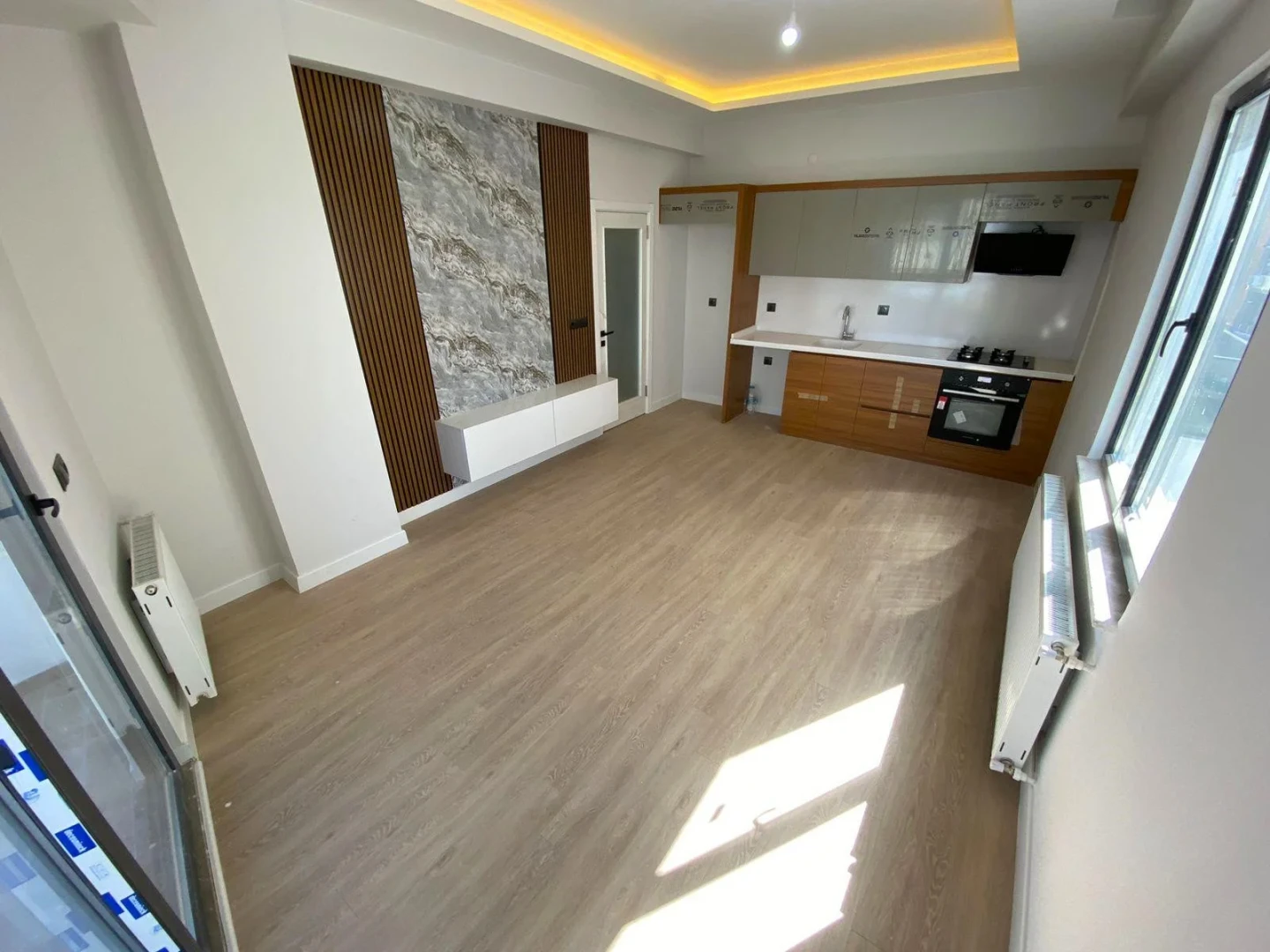 YÜKSELDEN ALTINKUMDA AYRI MUTFAK ÖN CEPHE SATILIK 2+1SIFIR DAİRE