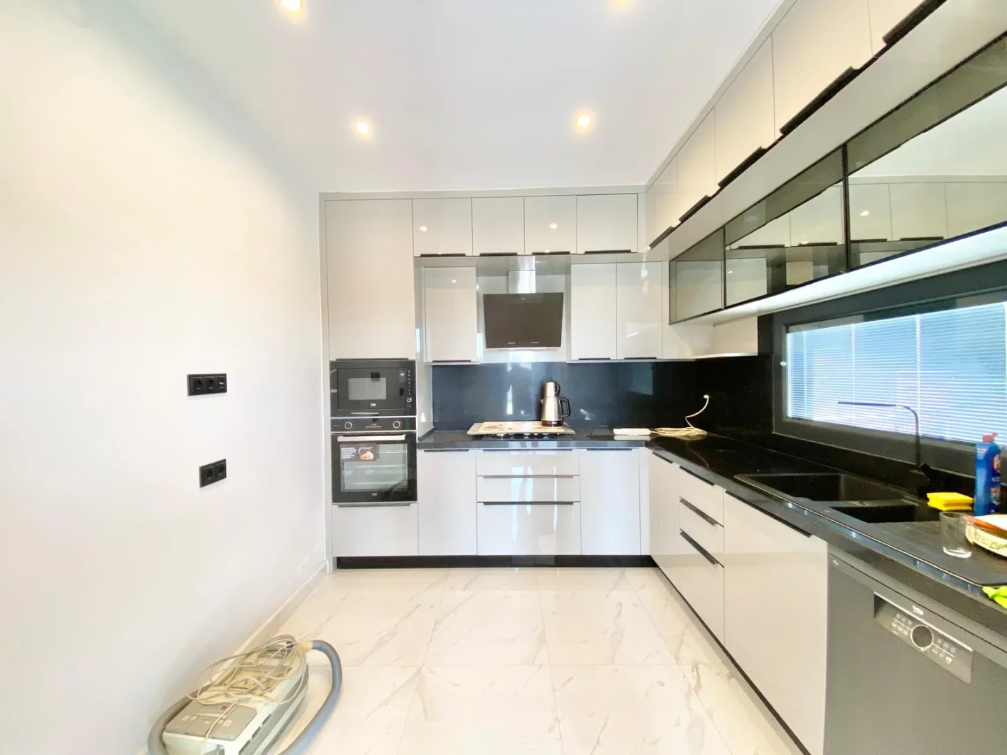 YÜKSEL'DEN HAVUZLU ULTRA LUX PROJE DE 3+1 MUHTEŞEM VİLLA