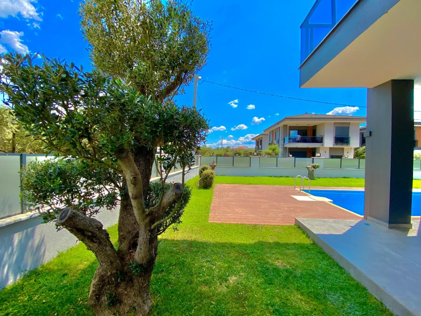 YÜKSEL'DEN HAVUZLU ULTRA LUX PROJE DE 3+1 MUHTEŞEM VİLLA