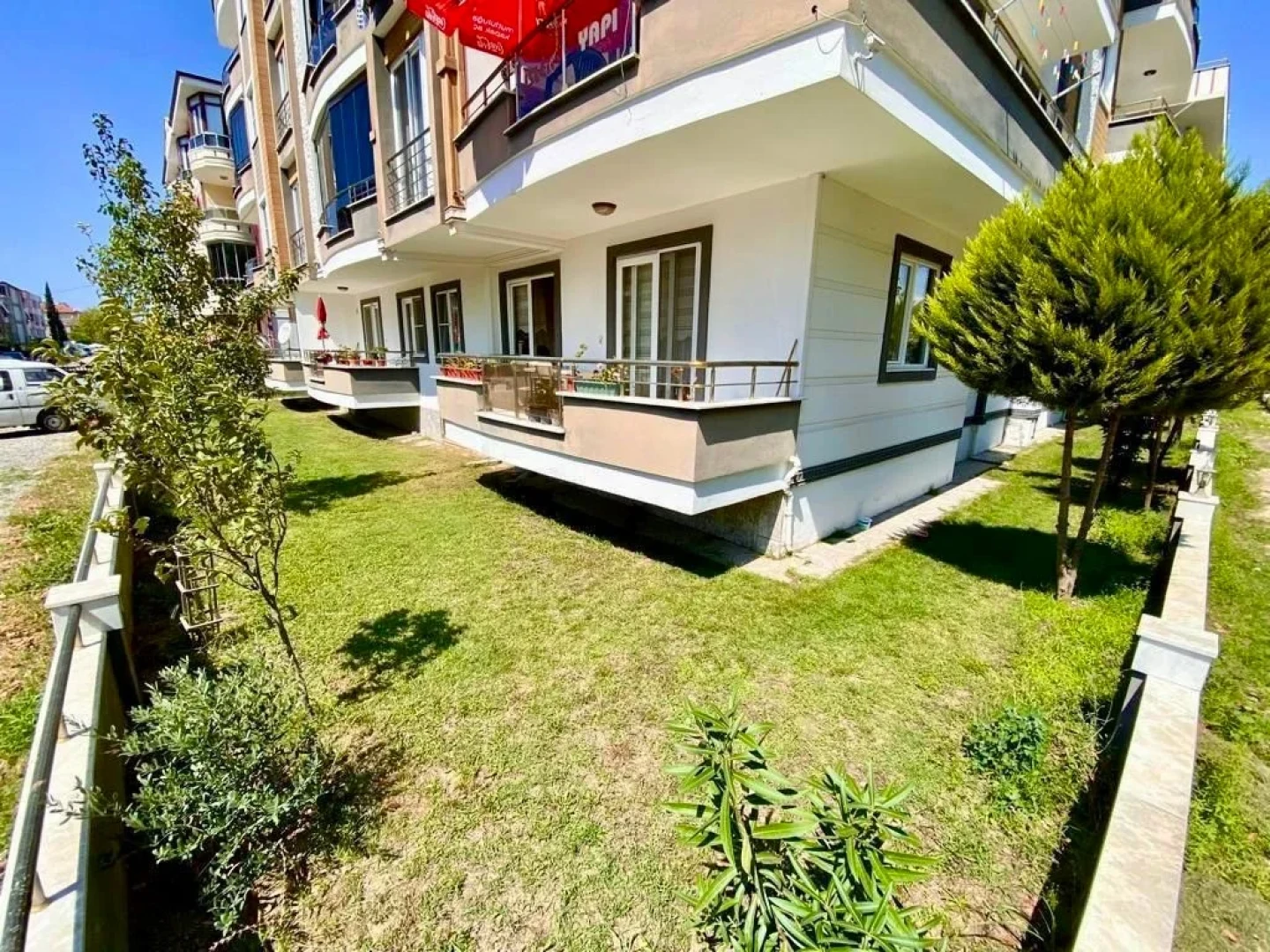 YÜKSELDEN ALTINKUMDA AYRI MUTFAK ÖN CEPHE YÜKSEK KREDİ 2+1 DAİRE