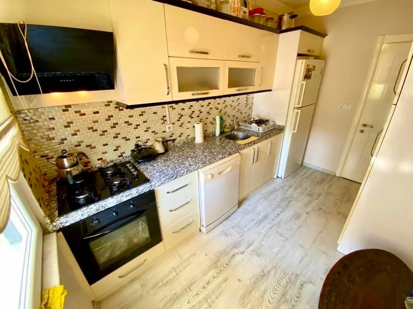 YÜKSELDEN ALTINKUMDA AYRI MUTFAK ÖN CEPHE YÜKSEK KREDİ 2+1 DAİRE