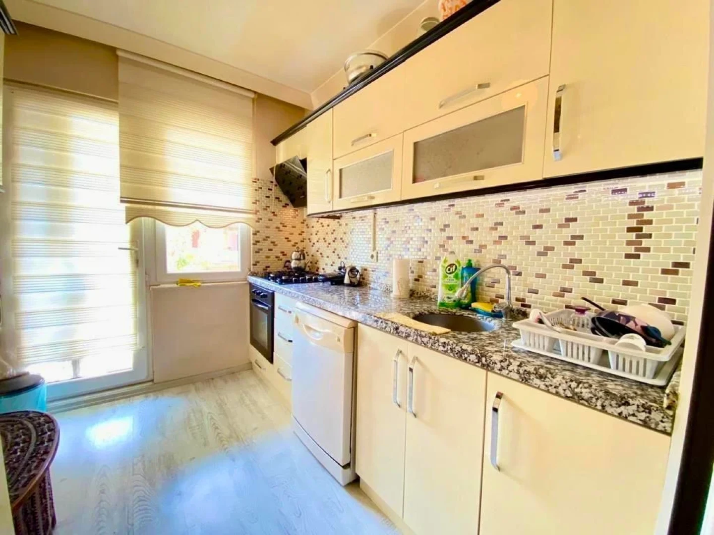 YÜKSELDEN ALTINKUMDA AYRI MUTFAK ÖN CEPHE YÜKSEK KREDİ 2+1 DAİRE