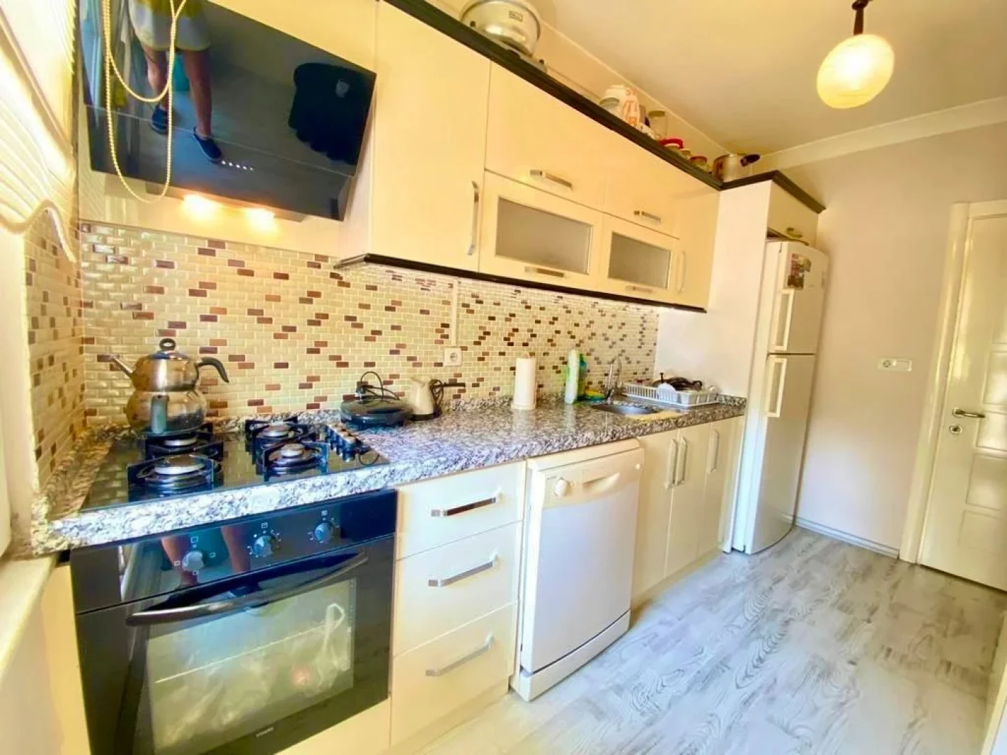YÜKSELDEN ALTINKUMDA AYRI MUTFAK ÖN CEPHE YÜKSEK KREDİ 2+1 DAİRE