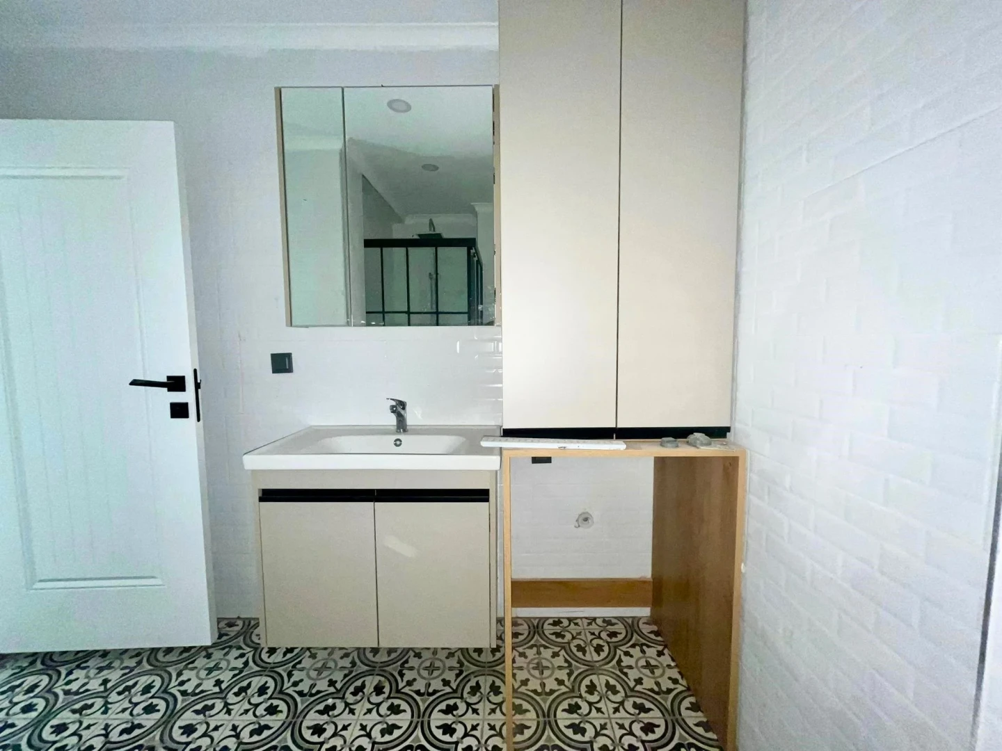YÜKSELDEN BÖLGENİN EN GÖZDE SEMTİ ZEYTİNLİ MERKEZDE SATILIK 1+1!