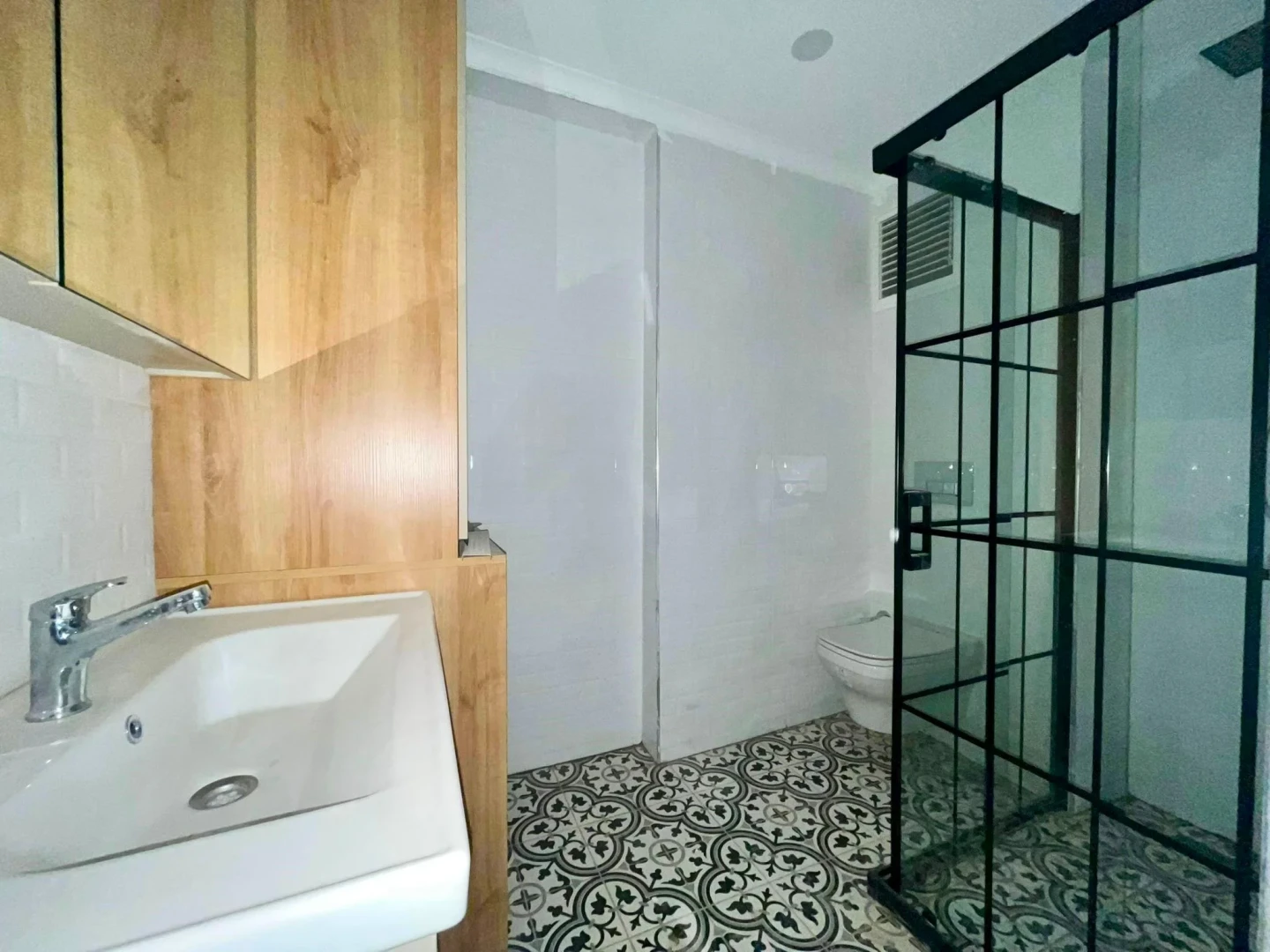 YÜKSELDEN BÖLGENİN EN GÖZDE SEMTİ ZEYTİNLİ MERKEZDE SATILIK 1+1!