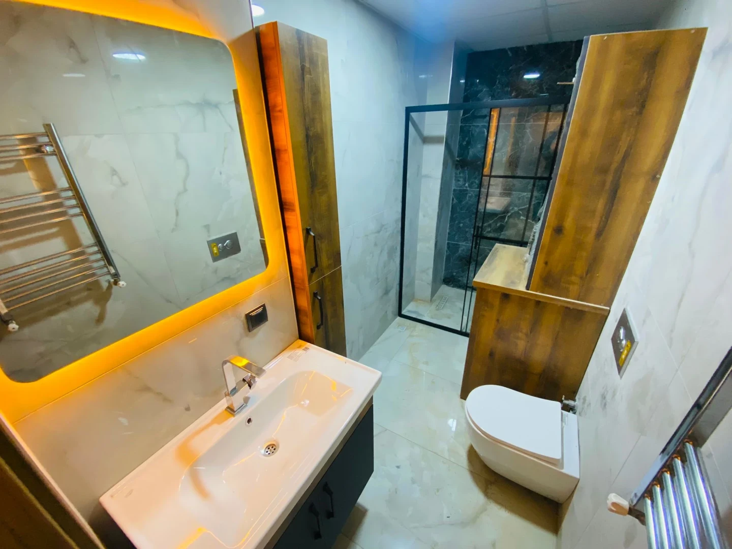YÜKSELDEN ALTINKUMDA AYRI MUTFAK ARA KAT LÜKS SATILIK 2+1 DAİRE