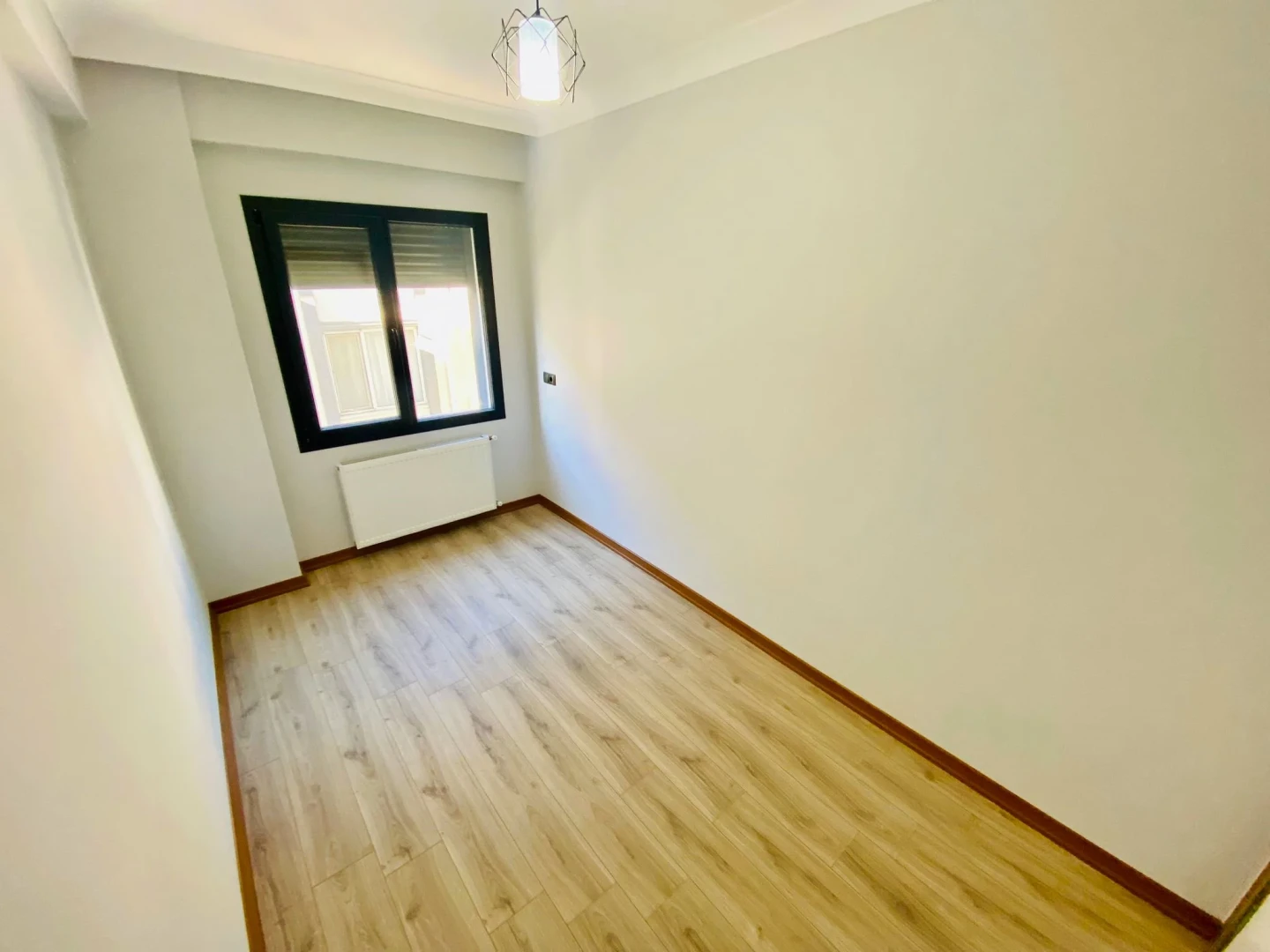 YÜKSELDEN ALTINKUMDA AYRI MUTFAK ARA KAT LÜKS SATILIK 2+1 DAİRE