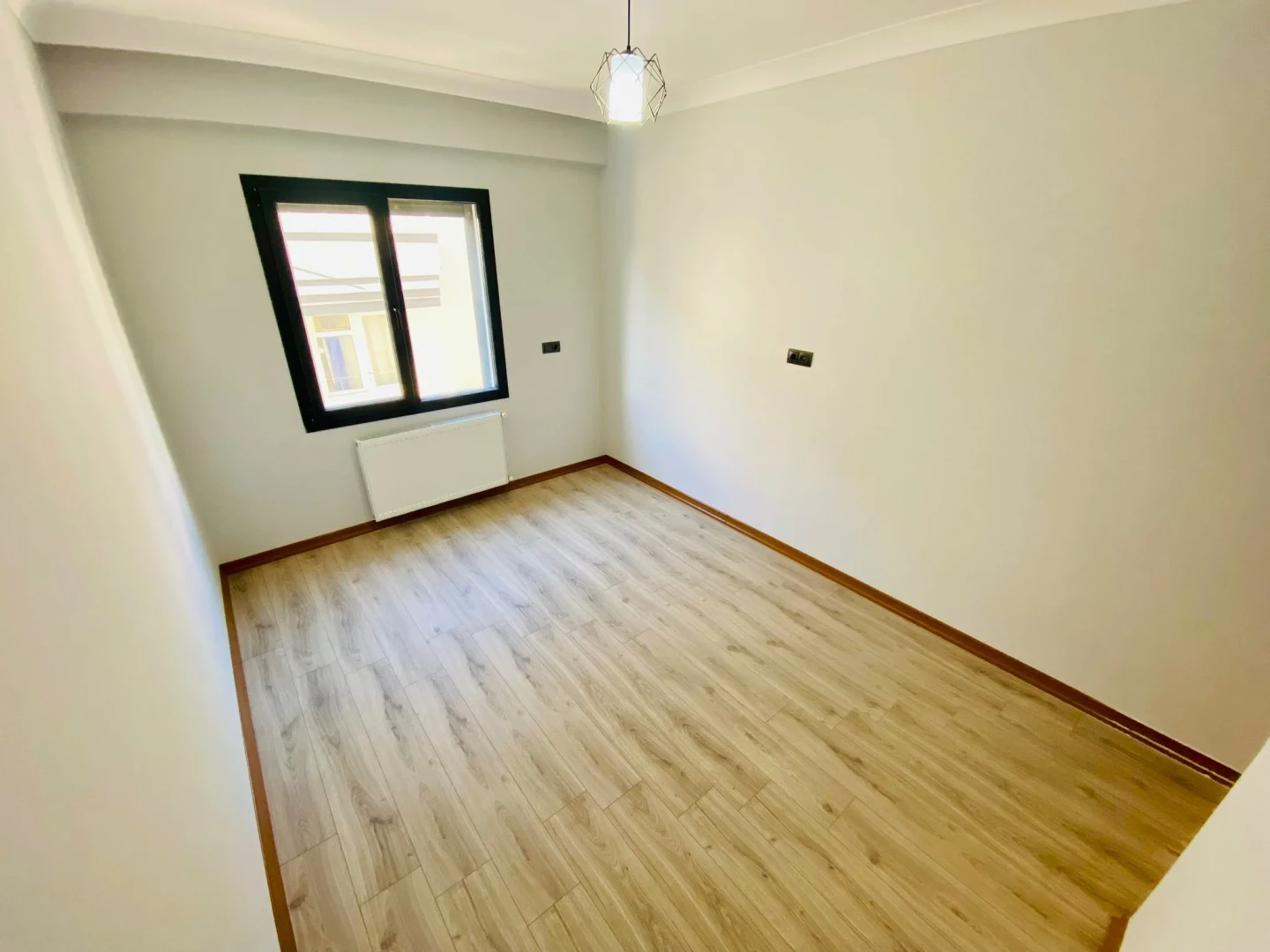 YÜKSELDEN ALTINKUMDA AYRI MUTFAK ARA KAT LÜKS SATILIK 2+1 DAİRE
