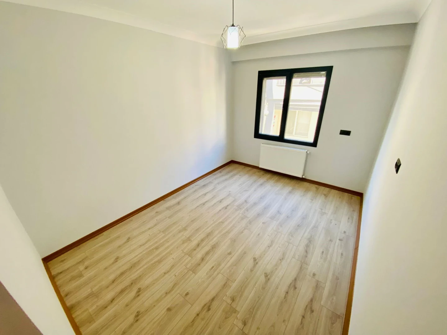 YÜKSELDEN ALTINKUMDA AYRI MUTFAK ARA KAT LÜKS SATILIK 2+1 DAİRE