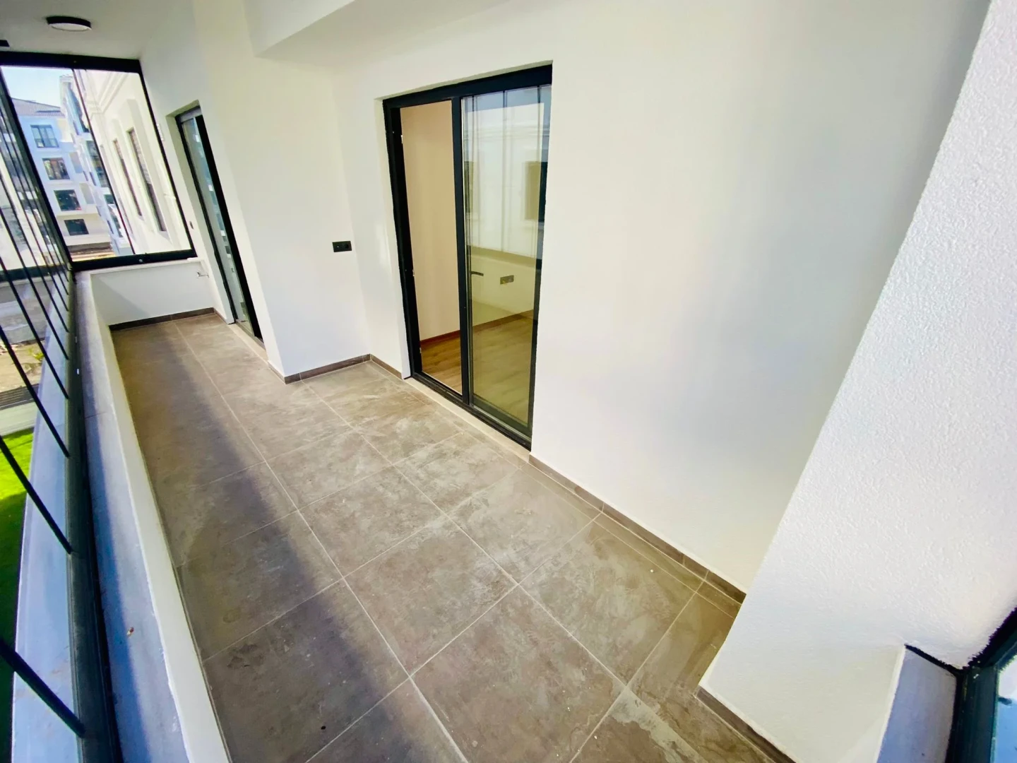 YÜKSELDEN ALTINKUMDA AYRI MUTFAK ARA KAT LÜKS SATILIK 2+1 DAİRE