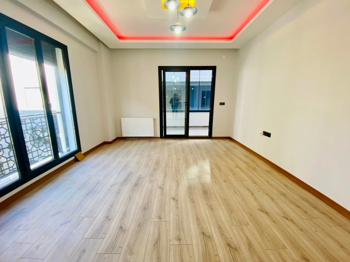 YÜKSELDEN ALTINKUMDA AYRI MUTFAK ARA KAT LÜKS SATILIK 2+1 DAİRE