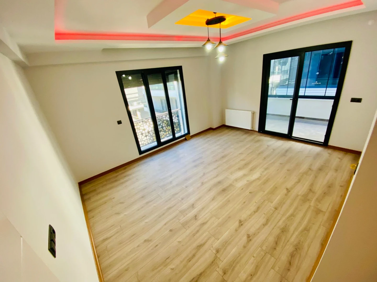 YÜKSELDEN ALTINKUMDA AYRI MUTFAK ARA KAT LÜKS SATILIK 2+1 DAİRE