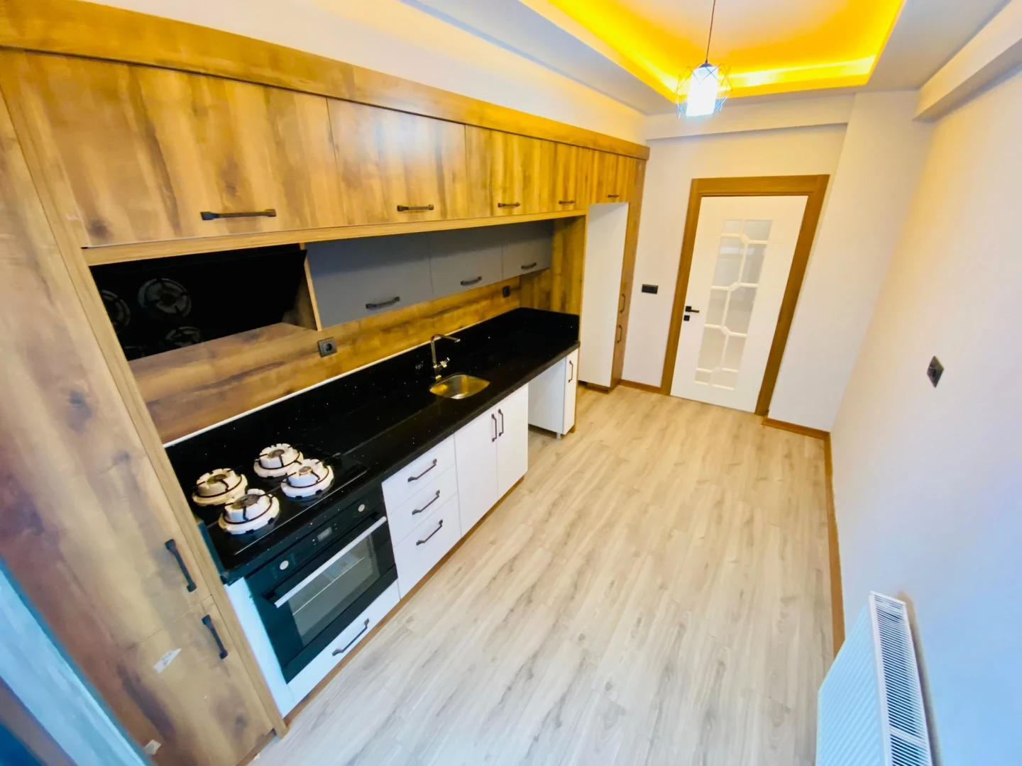YÜKSELDEN ALTINKUMDA AYRI MUTFAK ARA KAT LÜKS SATILIK 2+1 DAİRE