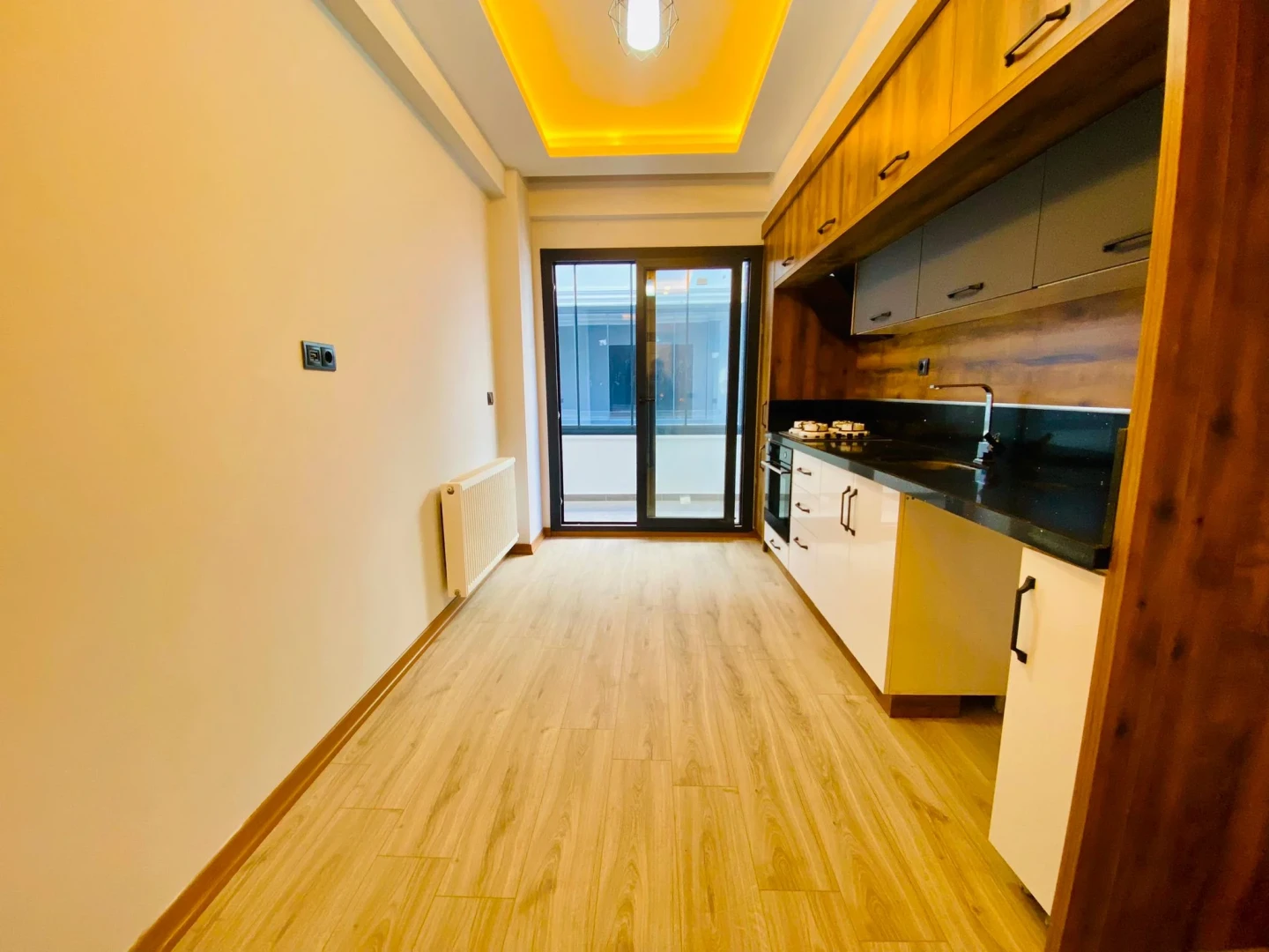 YÜKSELDEN ALTINKUMDA AYRI MUTFAK ARA KAT LÜKS SATILIK 2+1 DAİRE