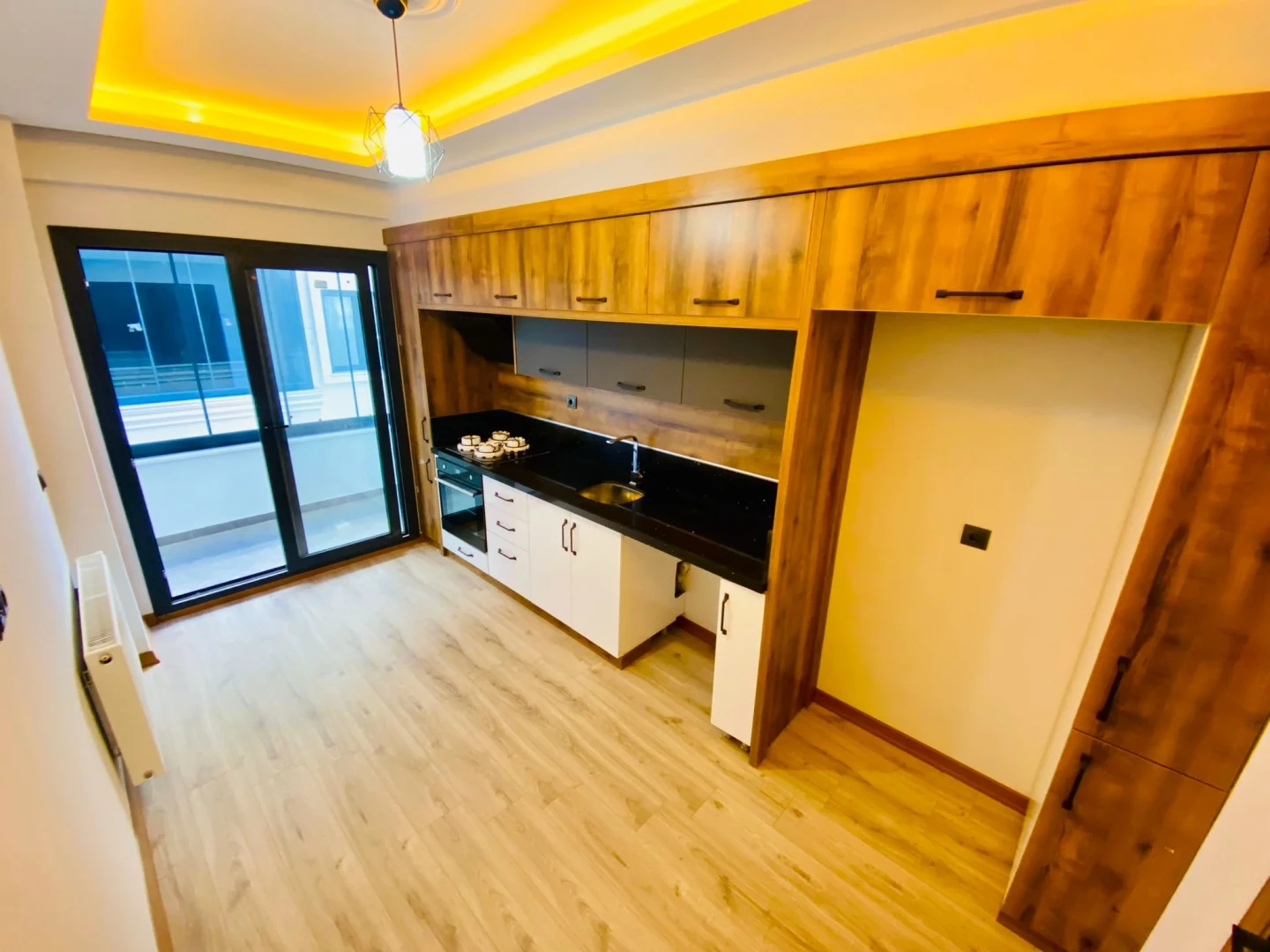 YÜKSELDEN ALTINKUMDA AYRI MUTFAK ARA KAT LÜKS SATILIK 2+1 DAİRE